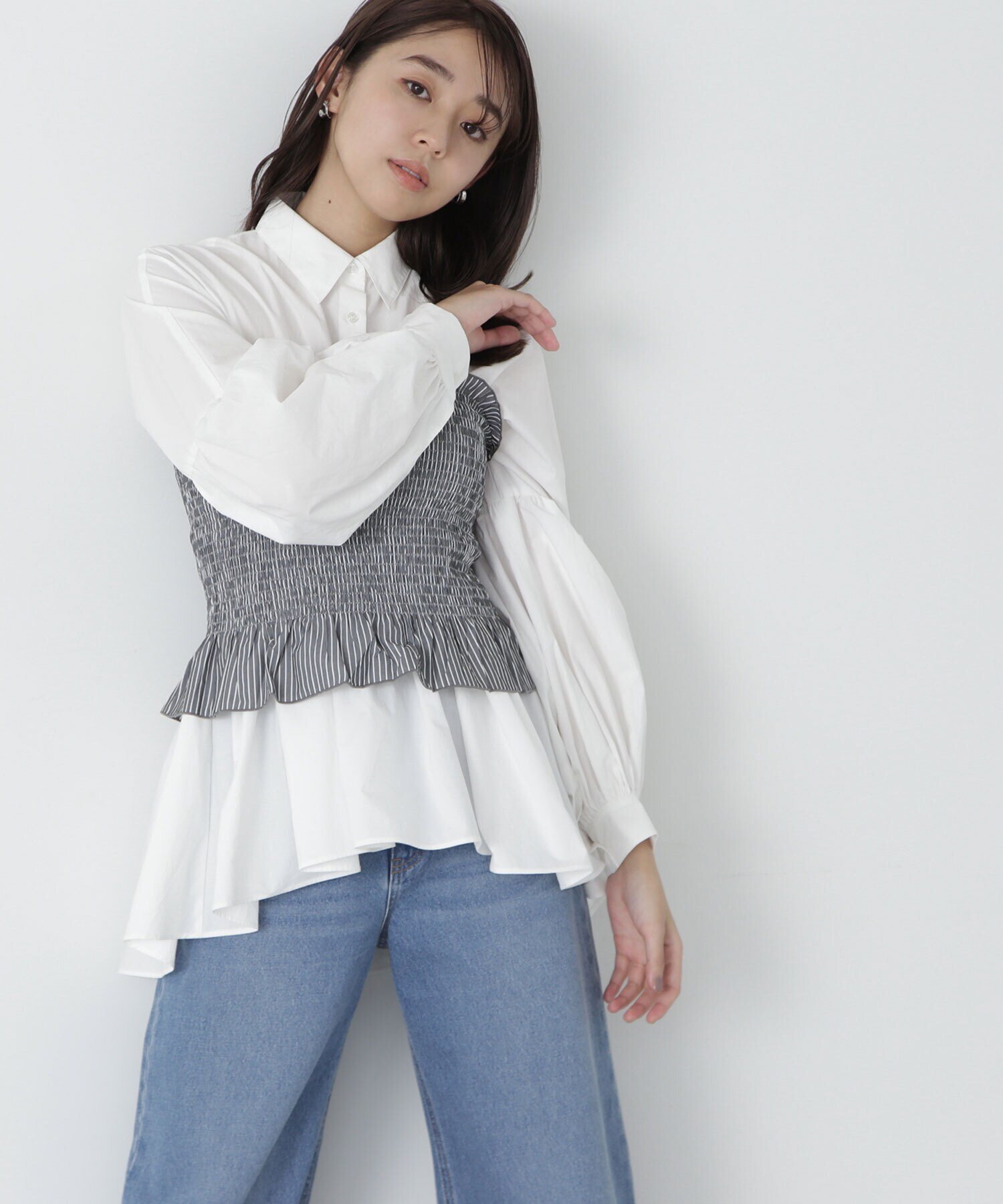 SALE／50%OFF】NATURAL BEAUTY BASIC ギャザーペプラムシャツ&ビスチェ 