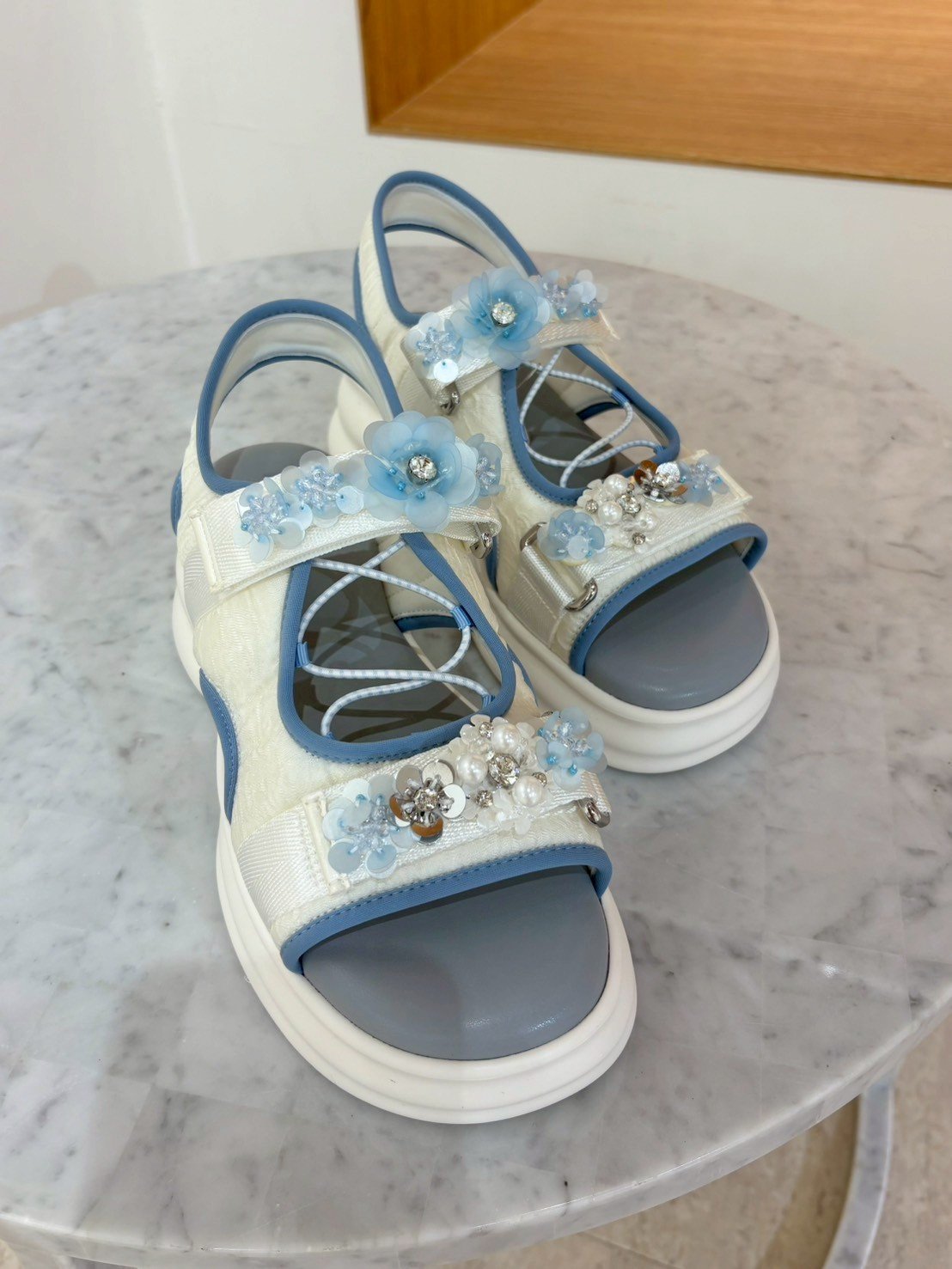 【SALE／40%OFF】LILY BROWN [L.B CANDY STOCKビジュー付きスニーカーソールサンダル リリーブラウン シューズ・靴 サンダル ホワイト ブラック【送料無料】画像