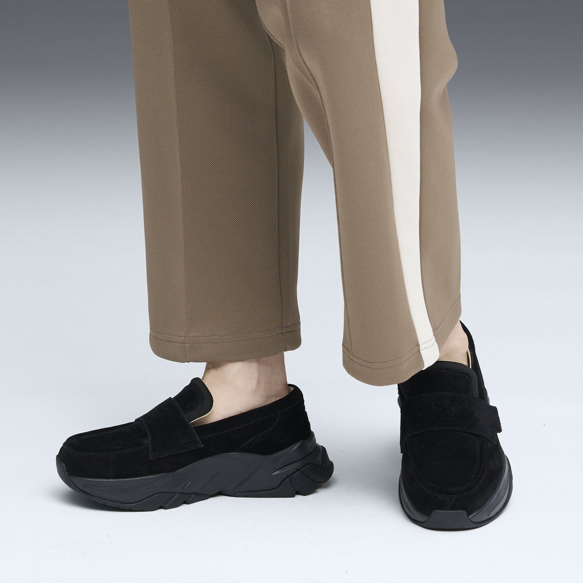 PUMA ウィメンズ ローファー ブラック　25.5 PUMA ウィメンズ ローファー ブラック 25.5 - メルカリ