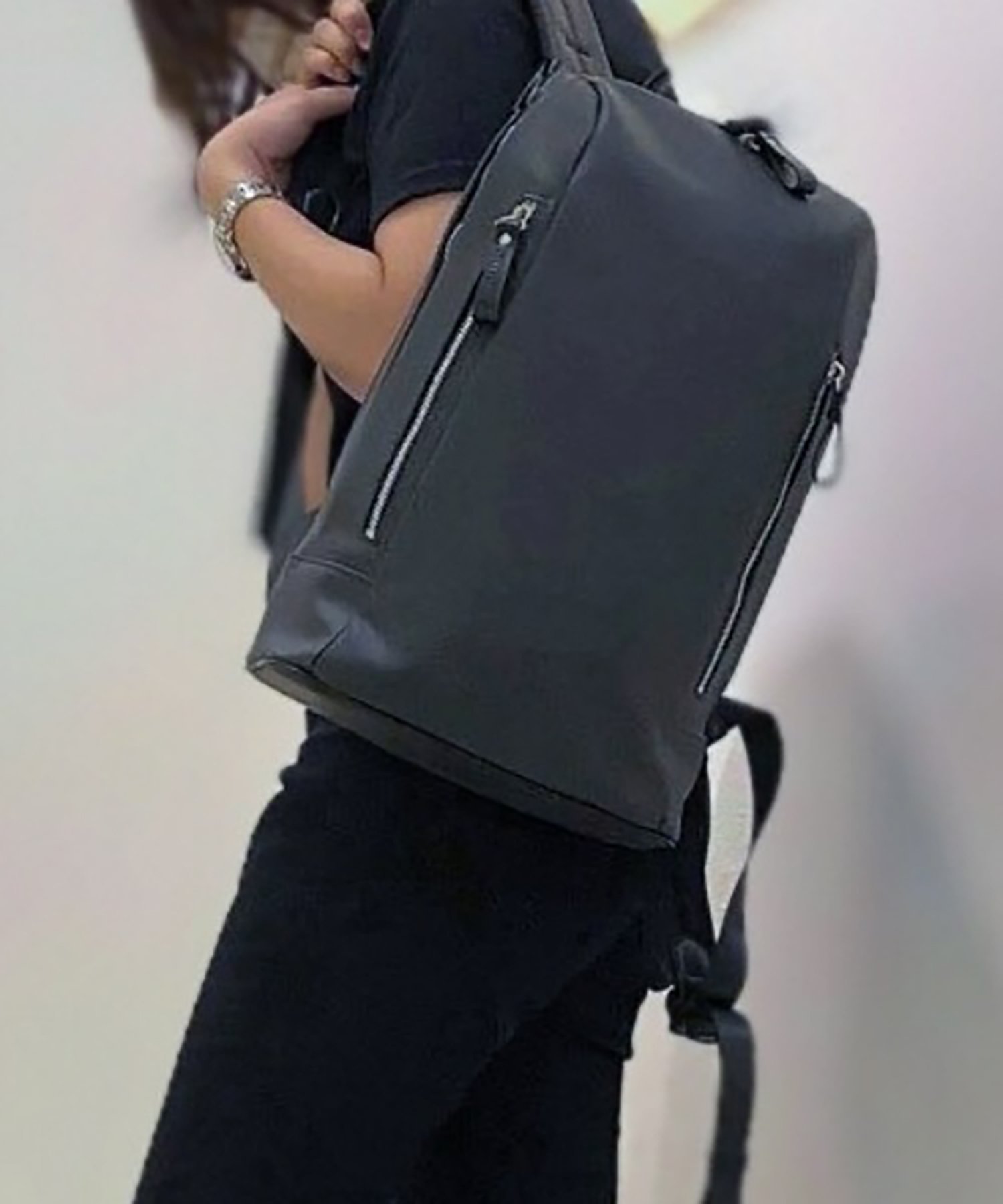 diana 【ノートPC収納可能】クッション入りA4リュック プラスダイアナ