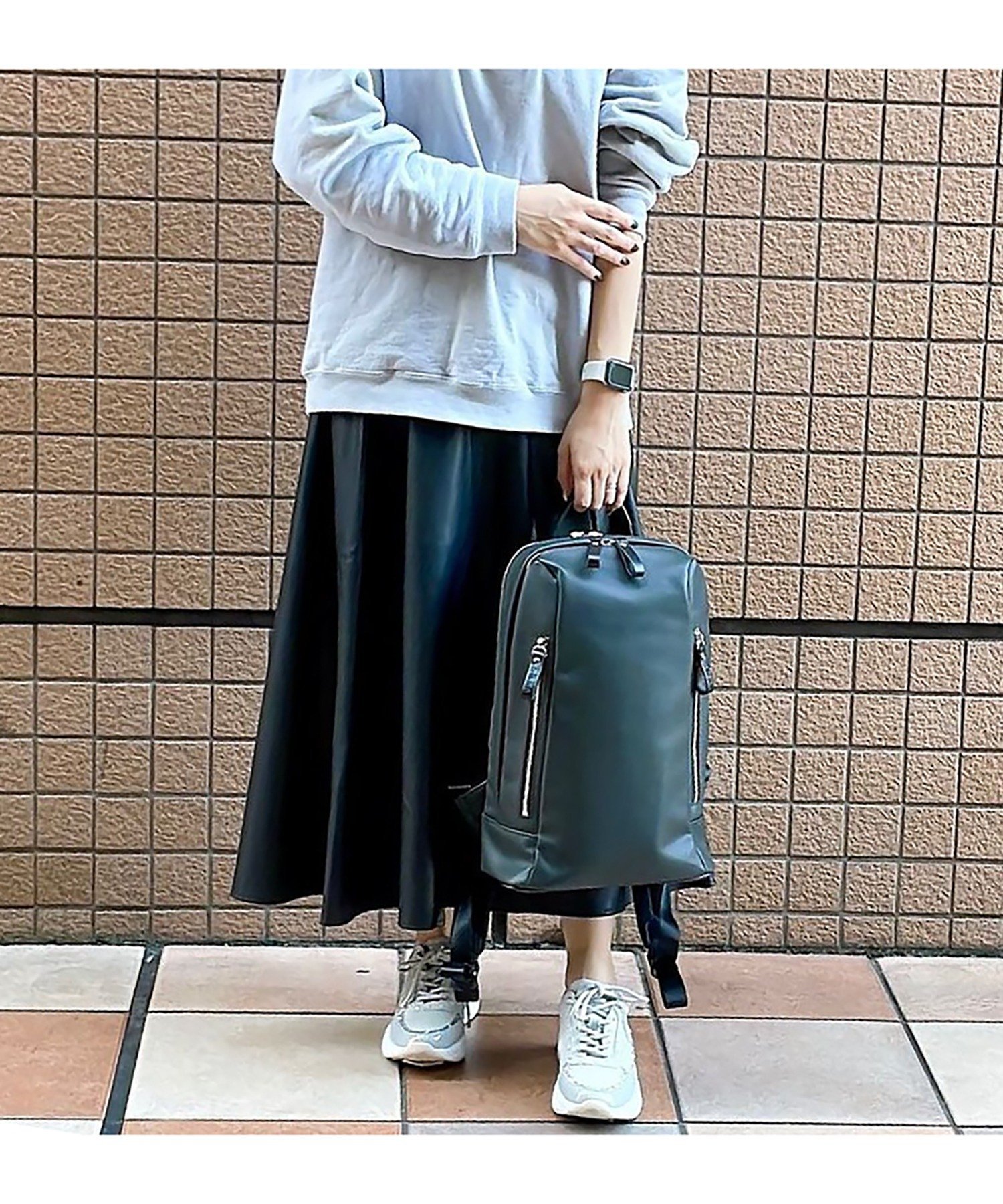 diana 【ノートPC収納可能】クッション入りA4リュック プラスダイアナ