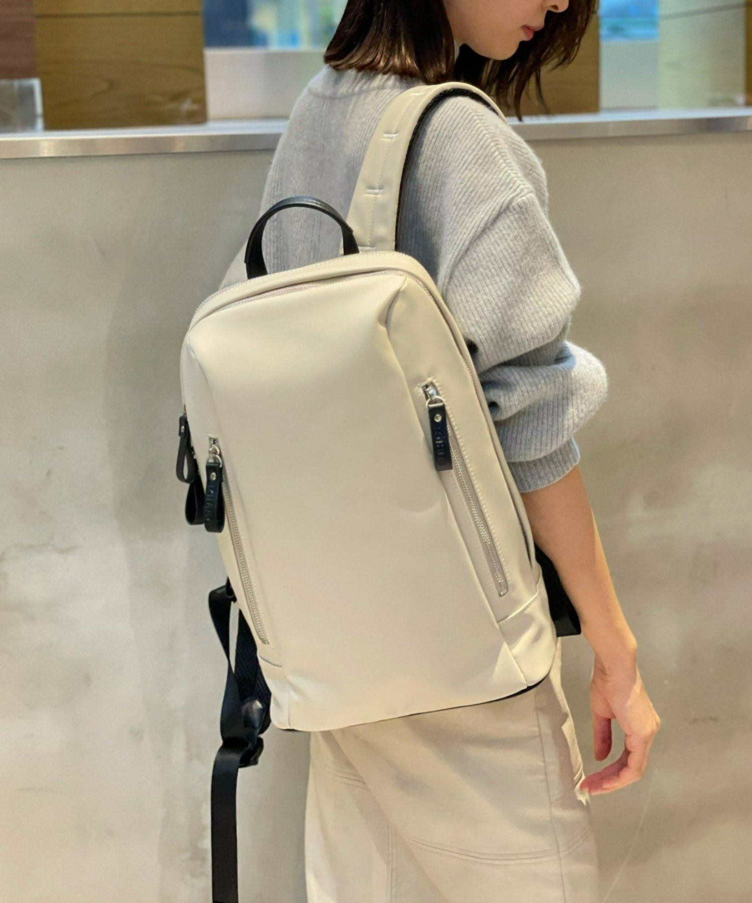 diana 【ノートPC収納可能】クッション入りA4リュック プラスダイアナ 
