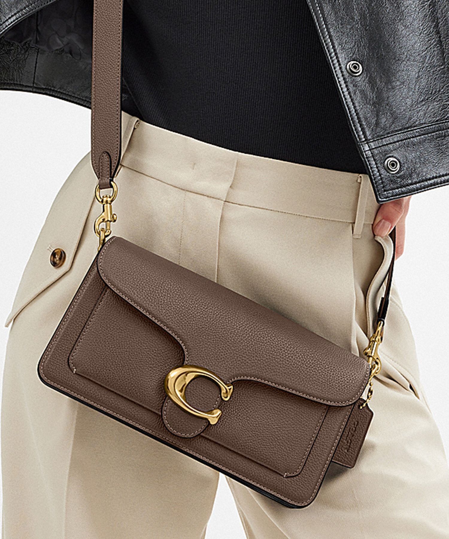 coachのショルダー ローグ 25・リジェネラティブ レザー （ショルダーバッグ