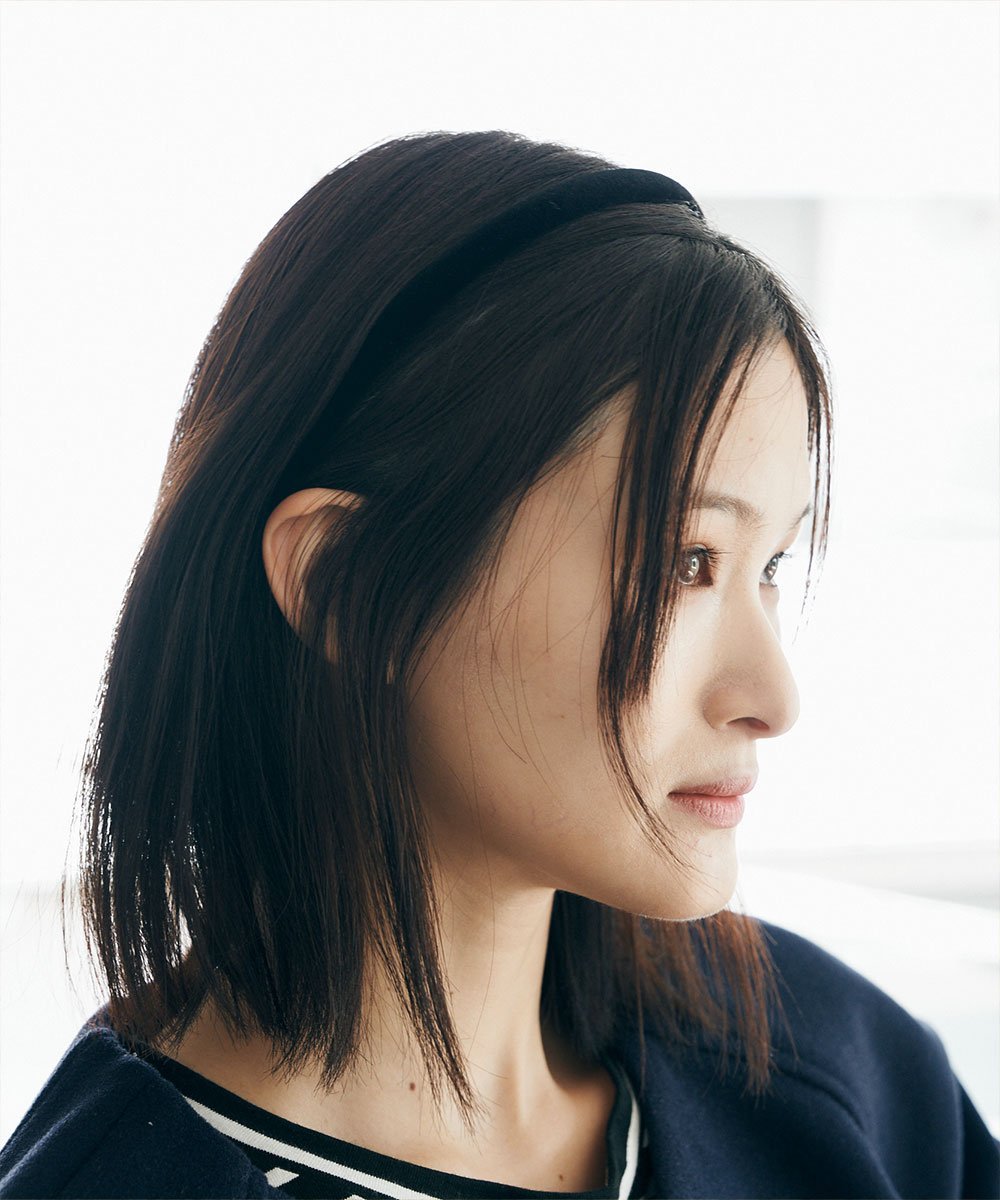 [Marithe] サークルロゴサテンヘアバンド / 韓国ブランド Marithe] サークルロゴサテンヘアバンド / 韓国ブランド
