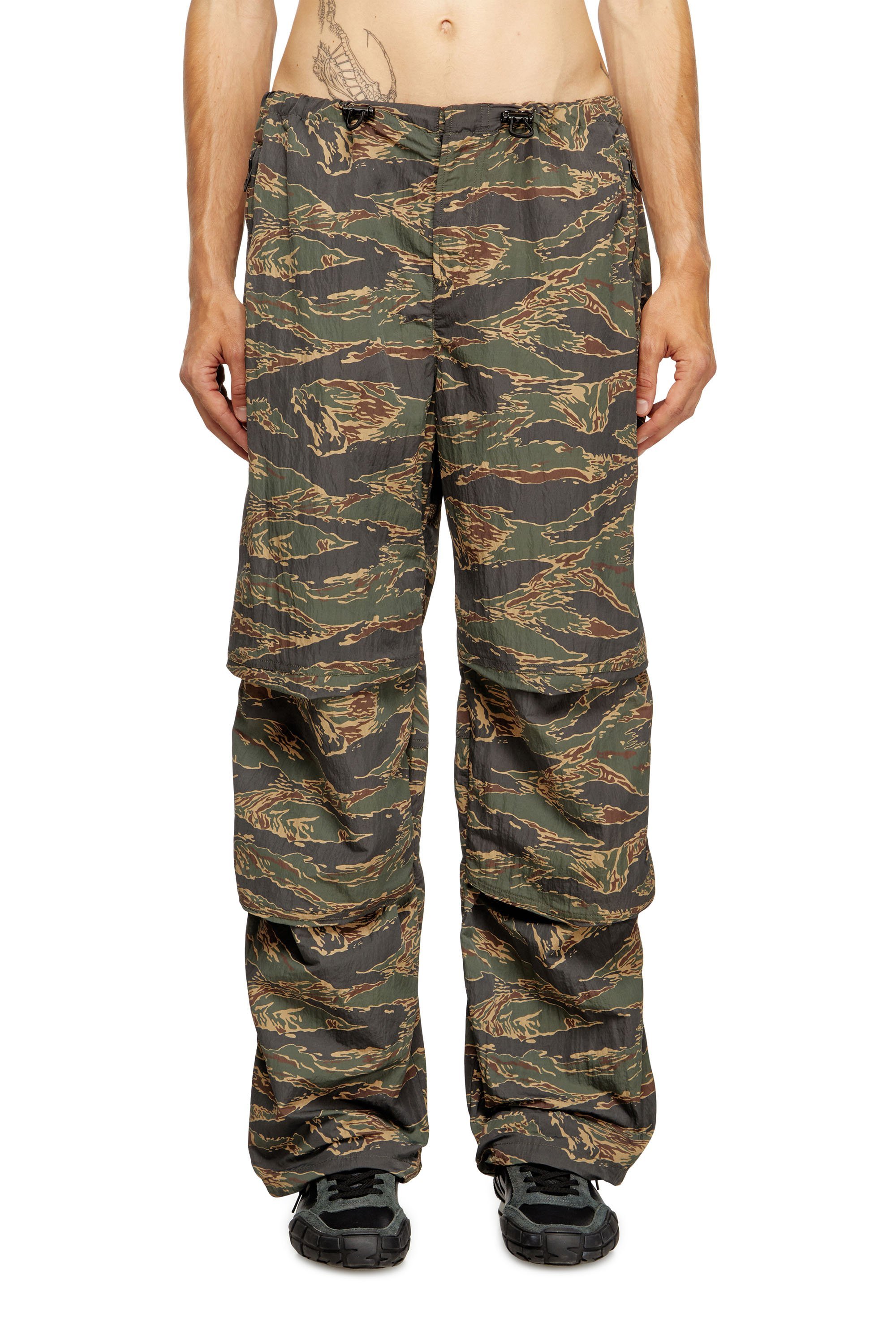 【関税込み】Diesel ブラック P-Argym-New-A カーゴパンツ 楽天市場】【SALE／40%OFF】DIESEL メンズ パンツ P-ARGYM-NEW-A