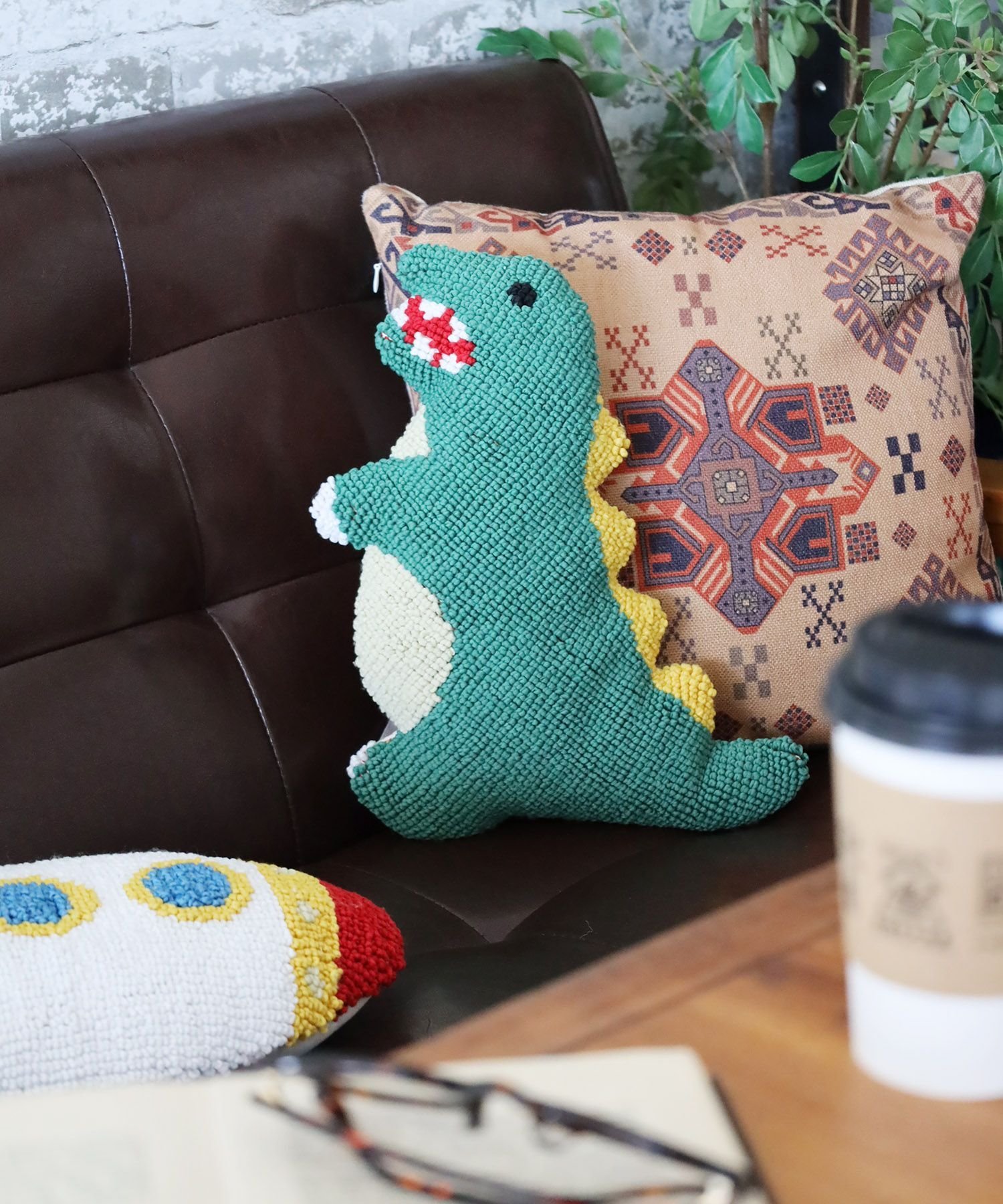 藤子不二雄ニコアンドクッション1点 楽天市場】【藤子・F・不二雄】もちもちクッション niko and