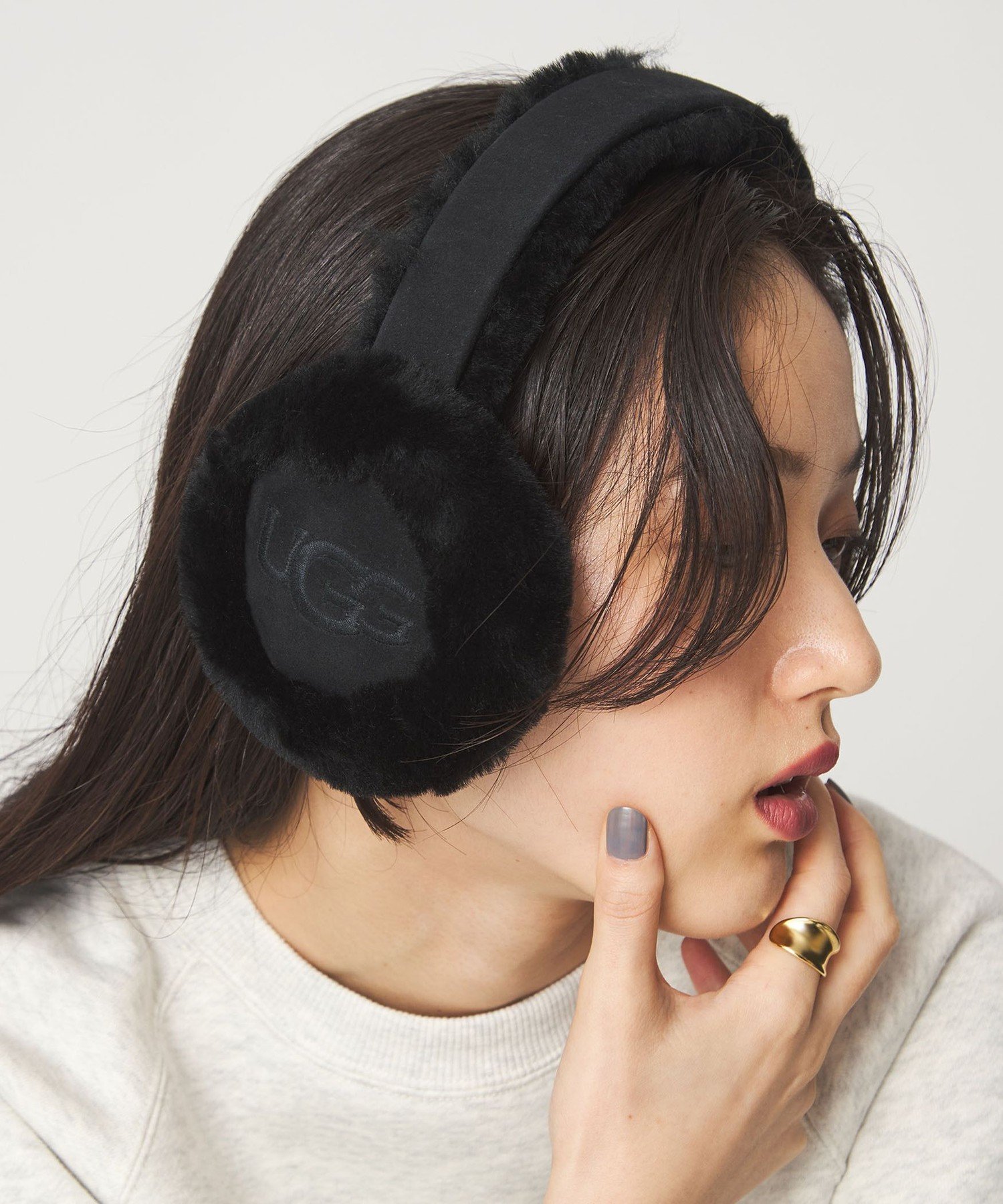 楽天市場】UGG アグ イヤーマフラー 全4色 EMBROIDERED LOGO