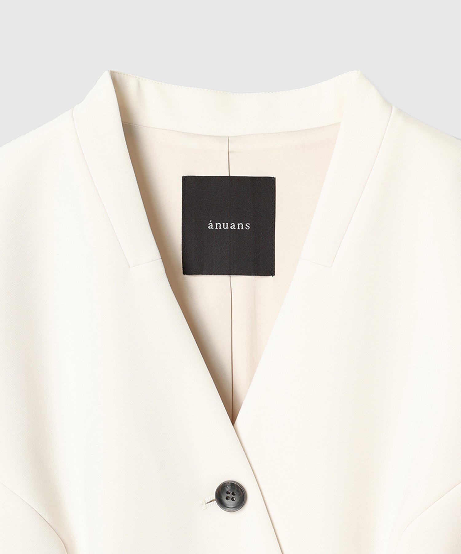 【新品未使用】anuans カーブフロントジレ ブラック anuans（アニュアンス）の「カーブフロントジレ（ベスト）」 - WEAR