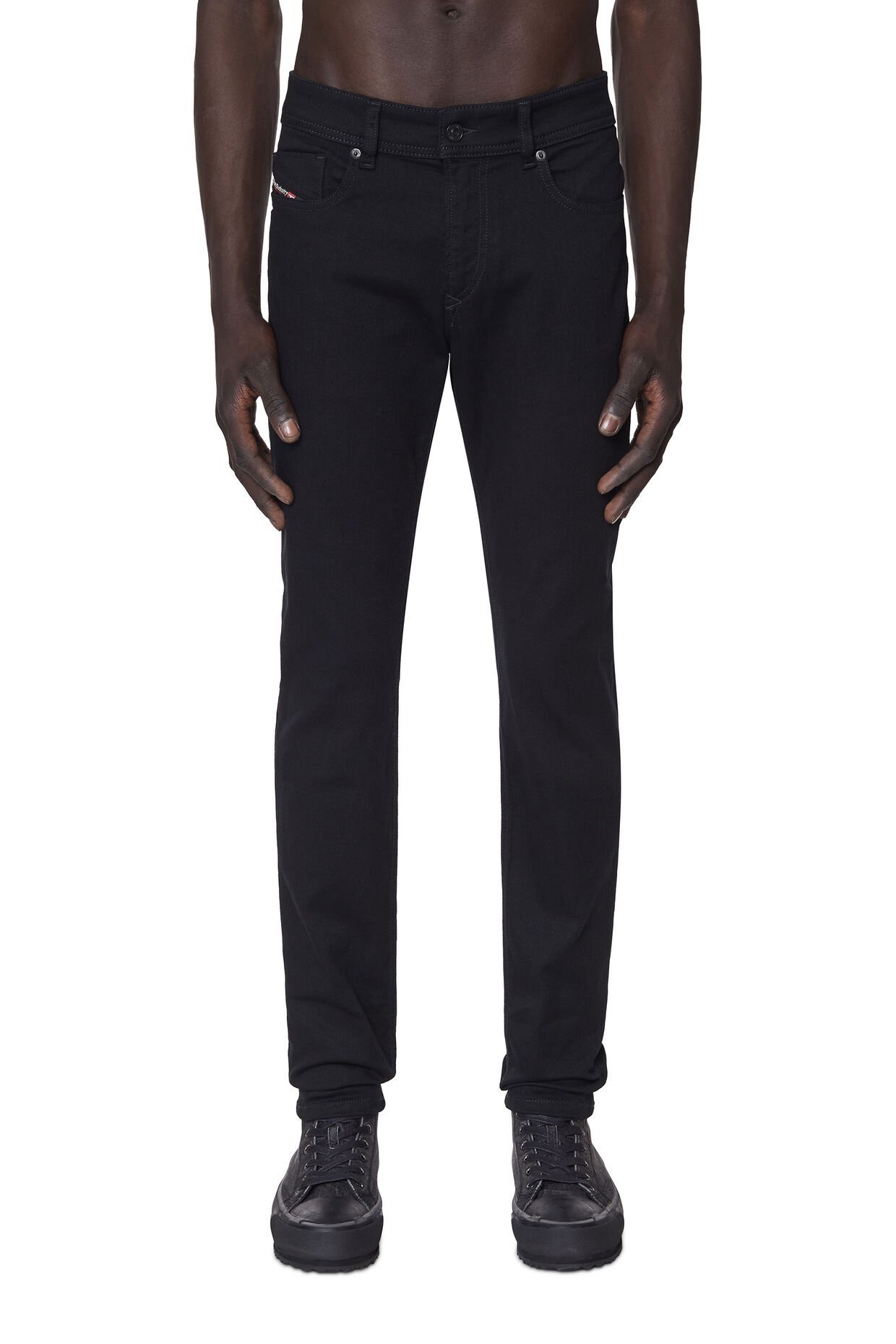 新品 DIESEL ストレートデニム リップド加工 Dロゴ D-Martia 楽天市場】DIESEL メンズ デニム レギュラー ストレート D