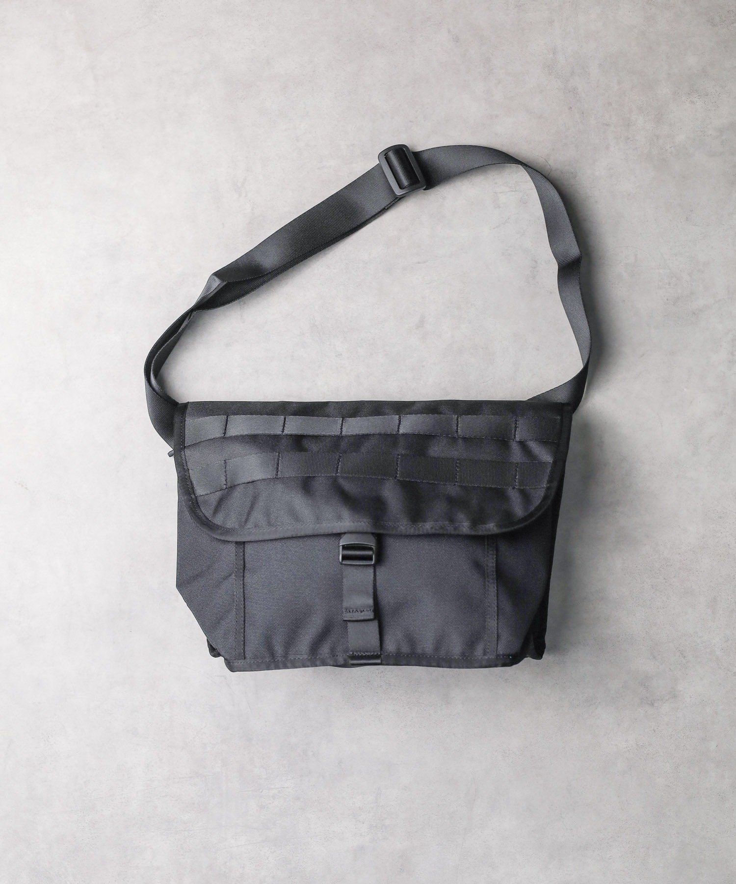 楽天市場】realize select 【WILD THINGS】CORDURA Messenger