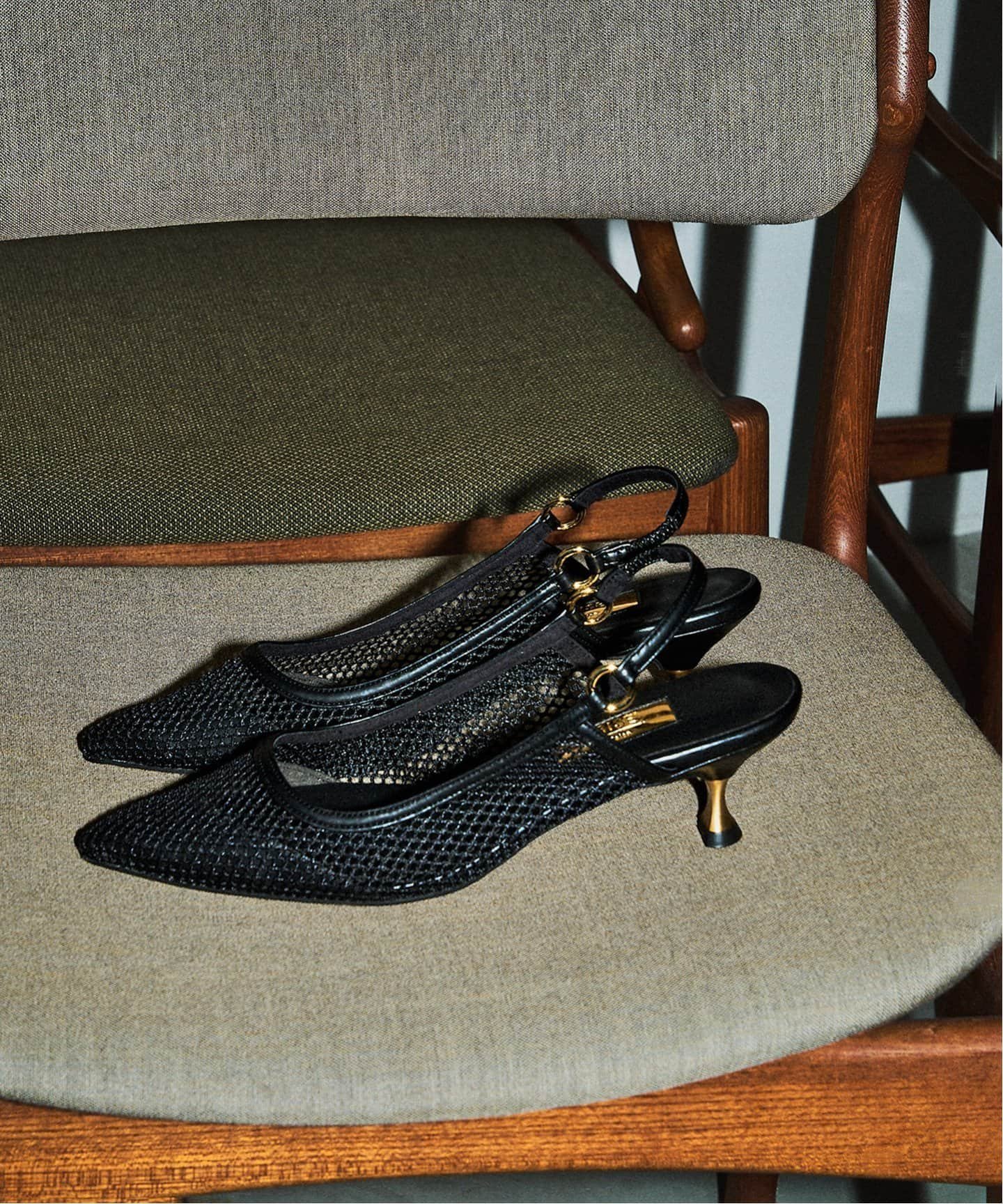 LETALON バックル付き グレー パンプス23.5 LETALON バックル付き グレー パンプス23.5