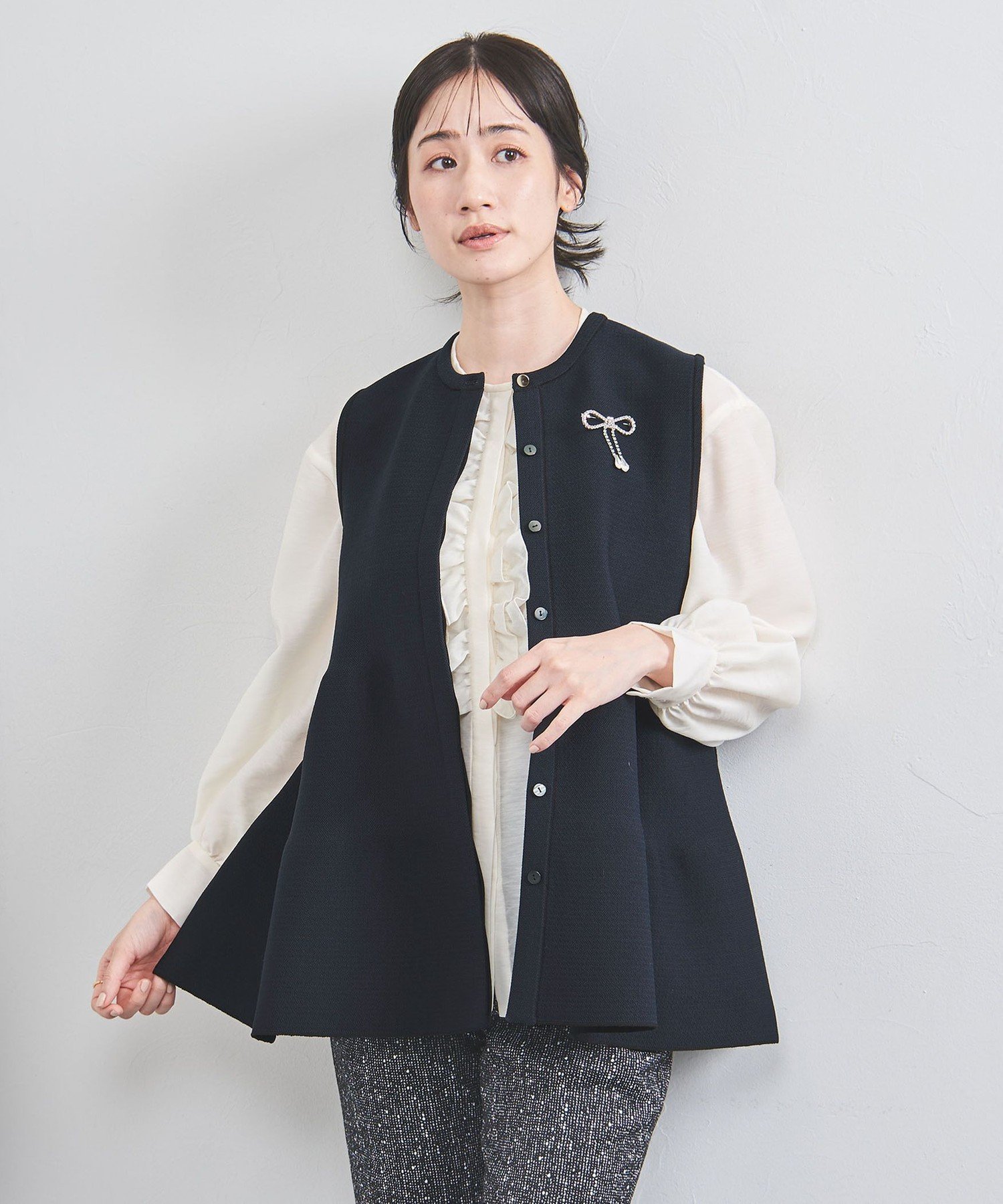UNITED ARROWS リボンブローチニットベスト　ネイビー SALE／40%OFF】UNITED ARROWS P リボンブローチ ニットベスト