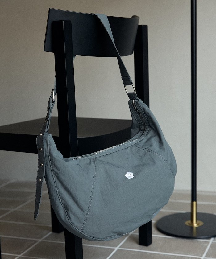 フリークスストア MARYQUANT ナイロンショルダーバッグ MARY QUANT/ワンポイント刺繍 ナイロン ショルダーバッグ 限定