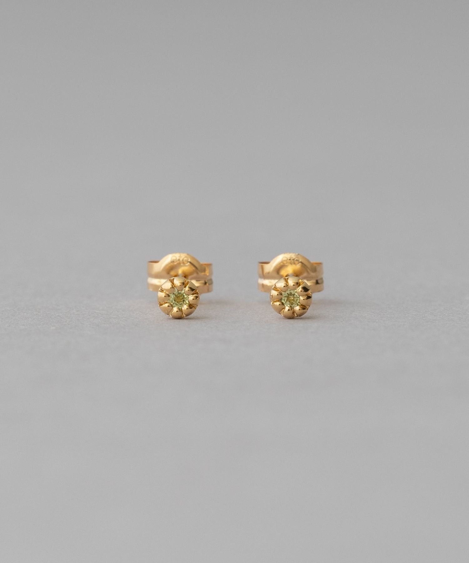 楽天市場】K18YG ピース ブラウンダイヤモンド サークル ピアス 楽天市場】K18YG ピース ブラウンダイヤモンド サークル ピアス