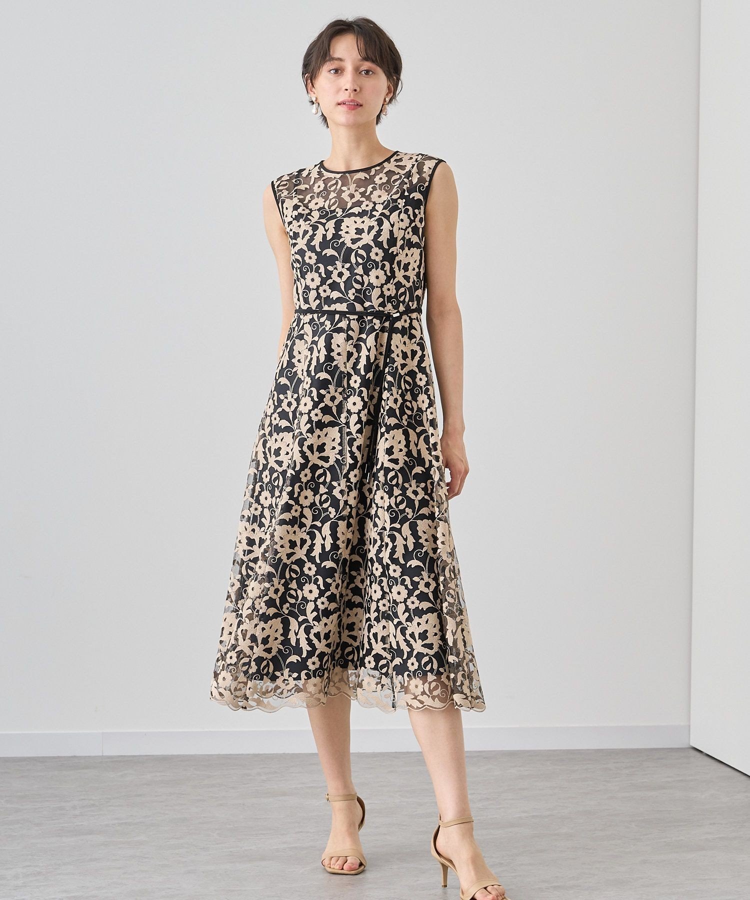 楽天市場】リーフカリグラフィープリントベルト付きワンピース ANAYI