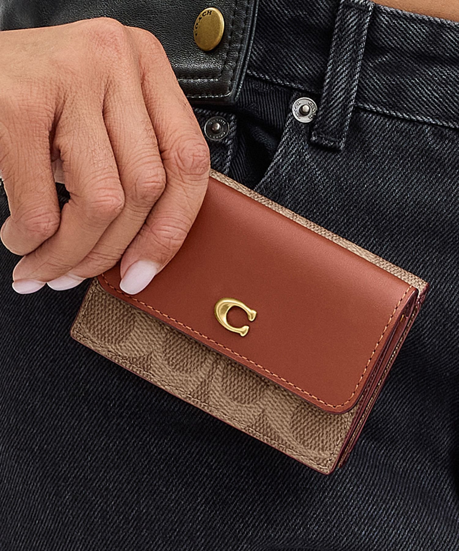COACH 三つ折財布 美品 Amazon | [コーチ] 財布(三つ折り財布) FCF357 CF357 チョーク