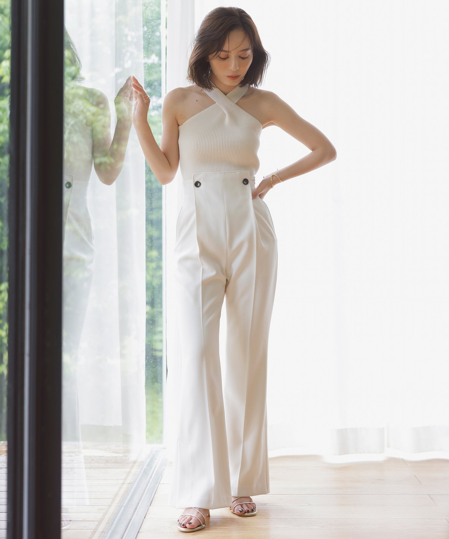 【美品】ツイストホルターネックニットトップス　BEIGE アニュアンス anuans ツイストホルターネックニットトップス