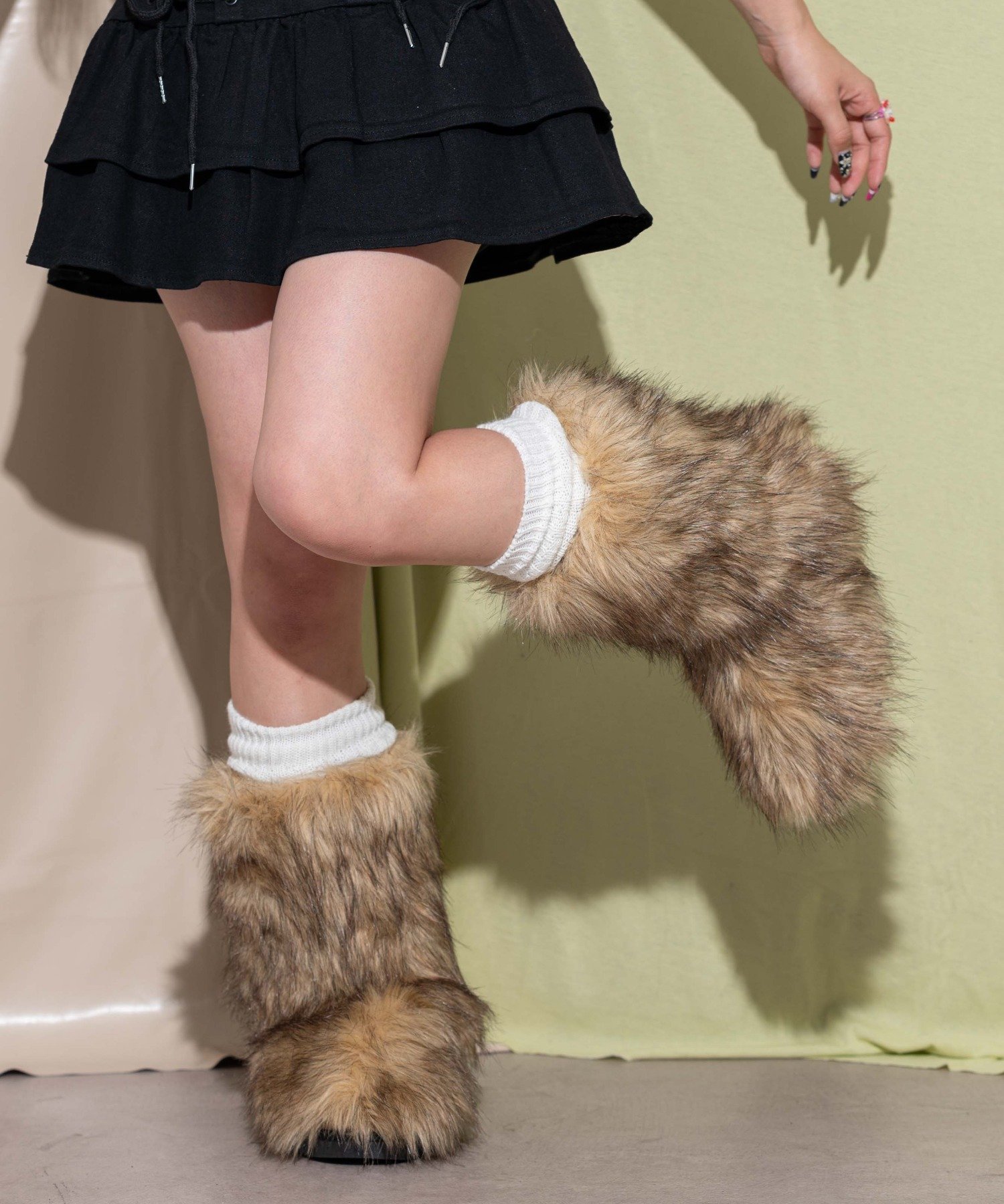 【SALE／33%OFF】WEGO LADY'S モンスターファーブーツ ウィゴー シューズ・靴 ブーツ ベージュ グレー【送料無料】画像