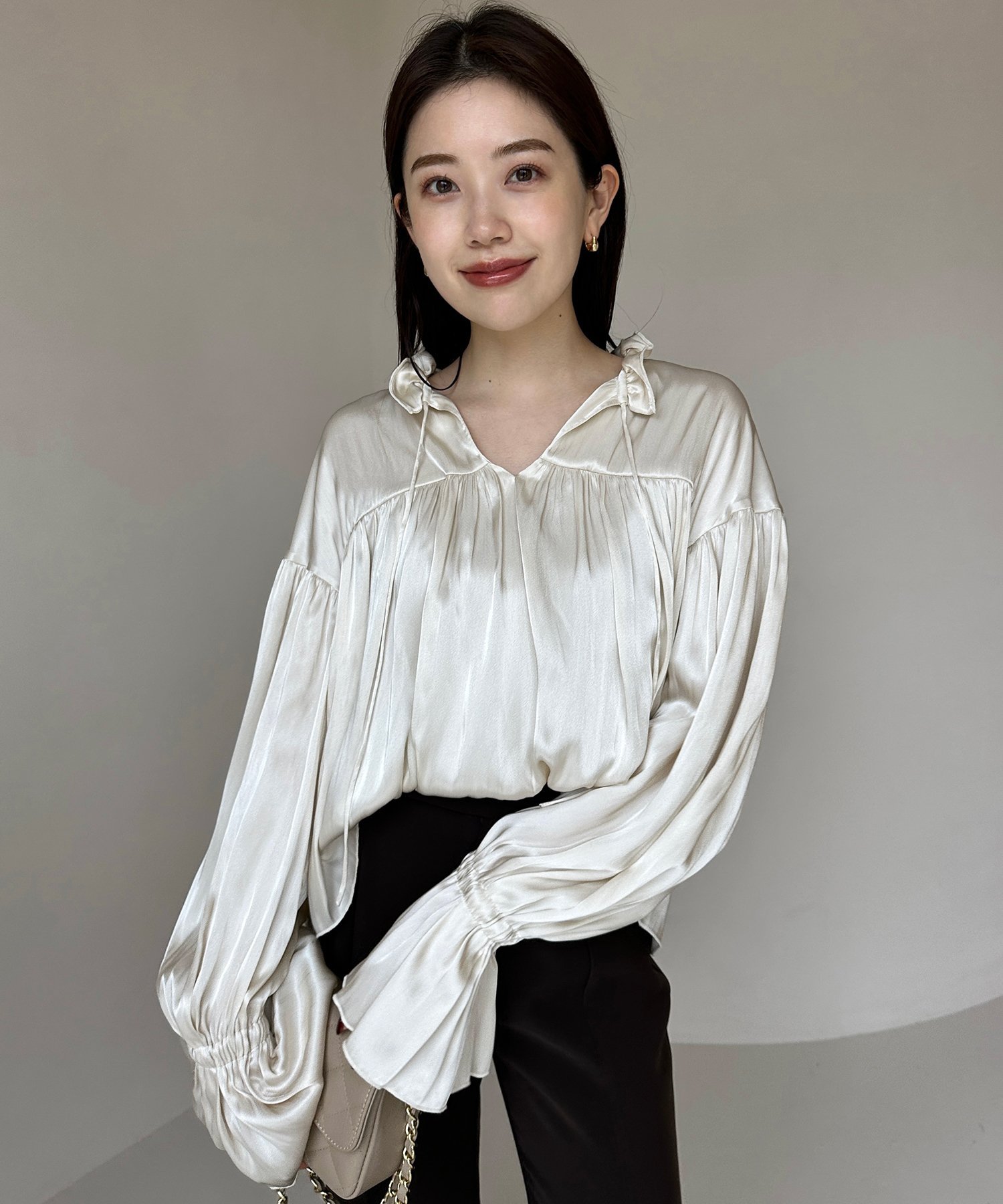 SALE／30%OFF】anuans ネックフリルギャザーブラウス アニュアンス