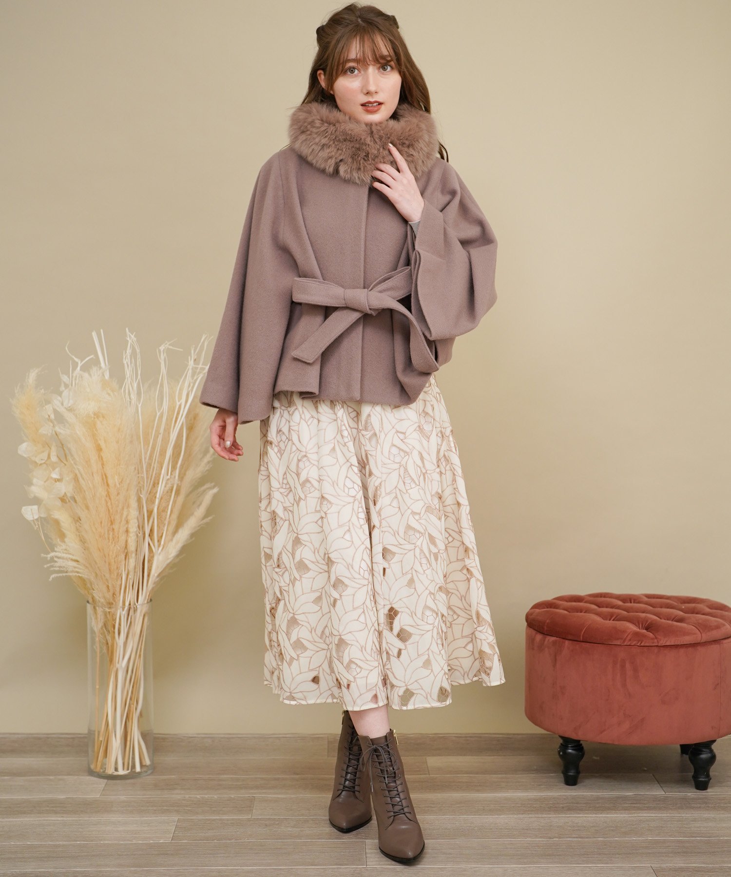 ノエラ Noela 衿ファー付ポンチョコート （ベージュ