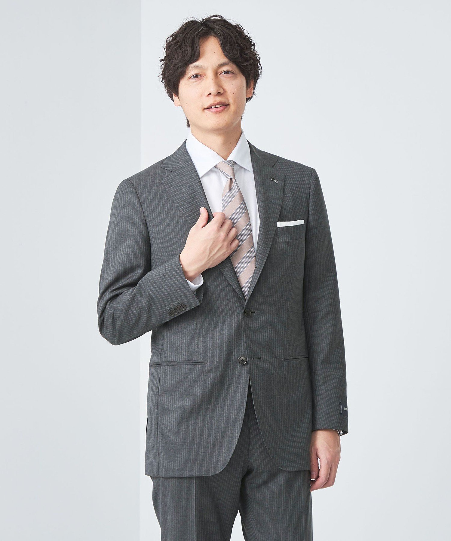 アローズのREDAスーツセットアップ