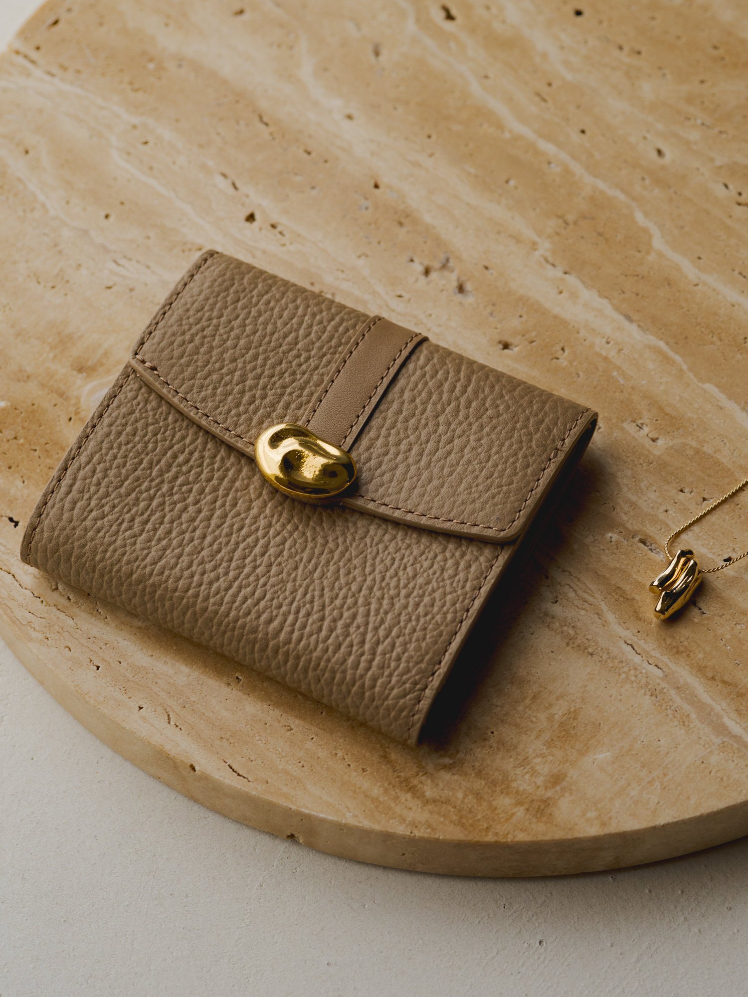 SALE／20%OFF】russet 《gemeil》ラウンドフラップミニウォレット 