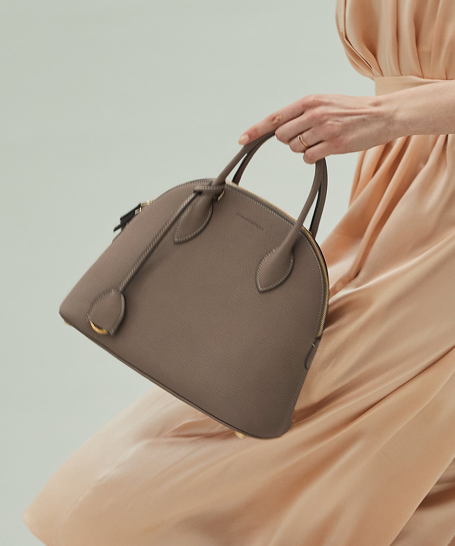 BONAVENTURA ボナベンチュラ エマ バッグ 28 シュリンク 国内発 BONAVENTURA｜エマ バッグ (28 シュリンク) | Rakuten Fashion