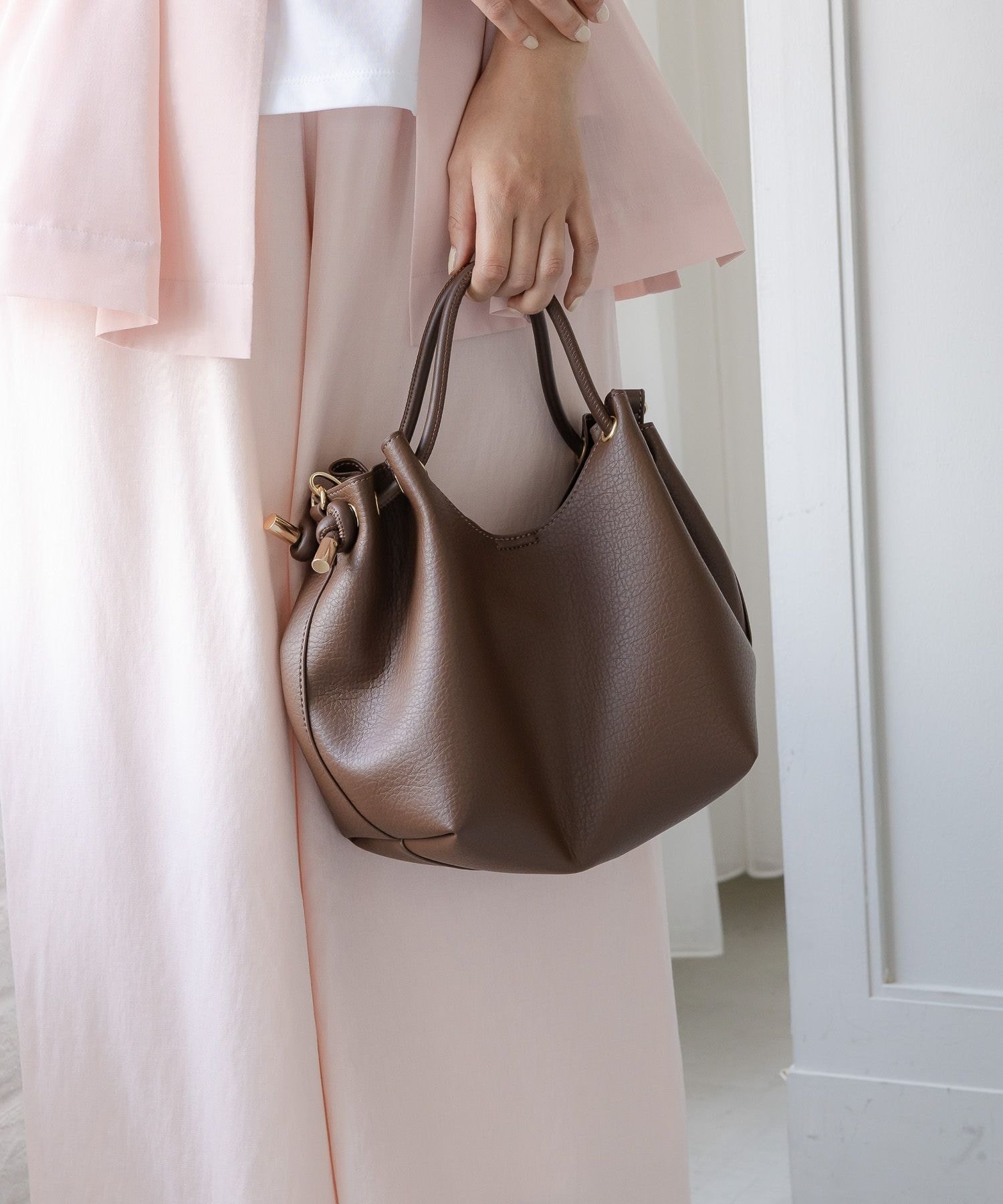 MARC JACOBS 【公式】THE J MARC MINI CHAIN SATCHEL/ザ Jマーク ミニ