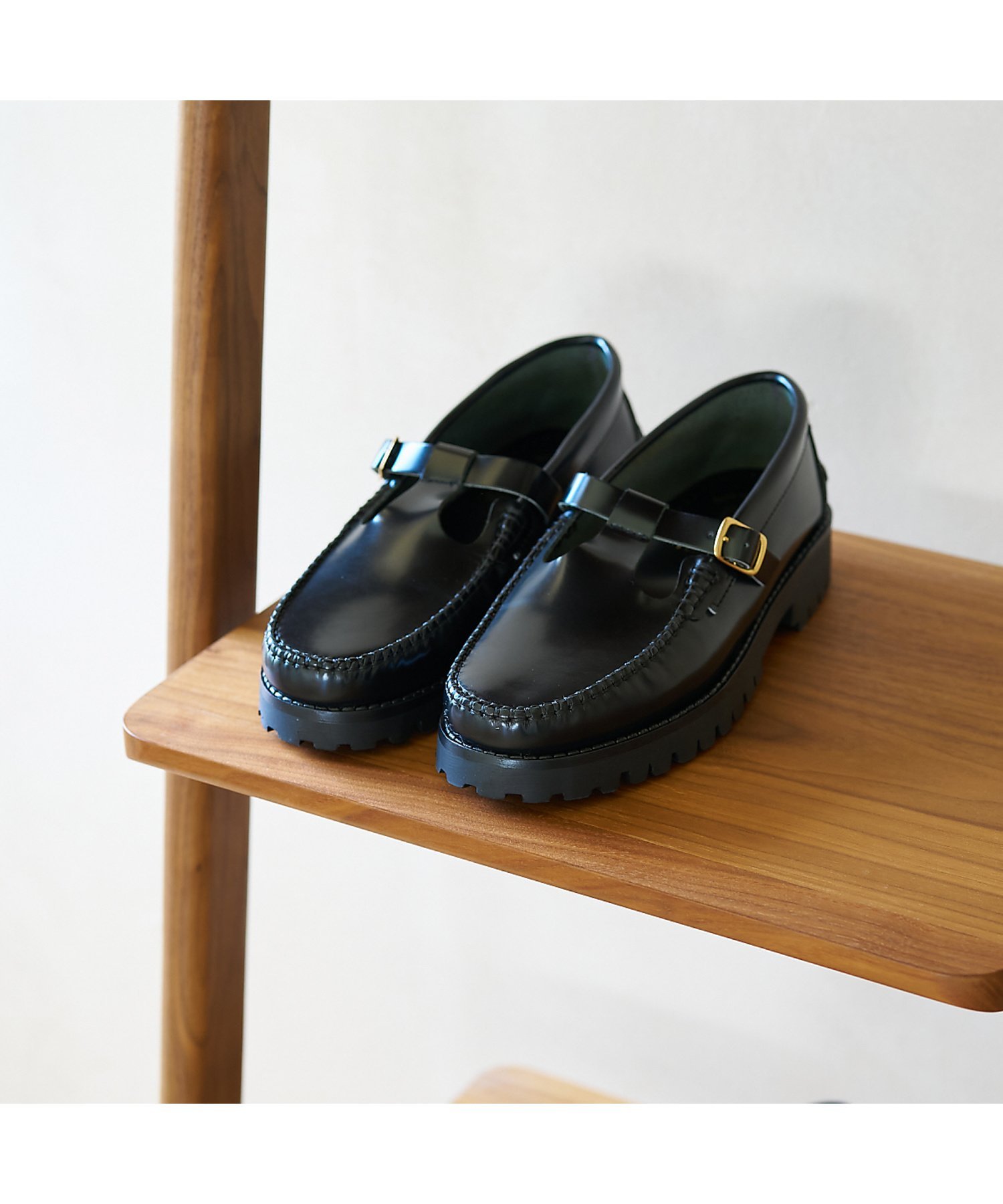 楽天市場】36-37 アルテサノス カウ レザー T ストラップ ローファー