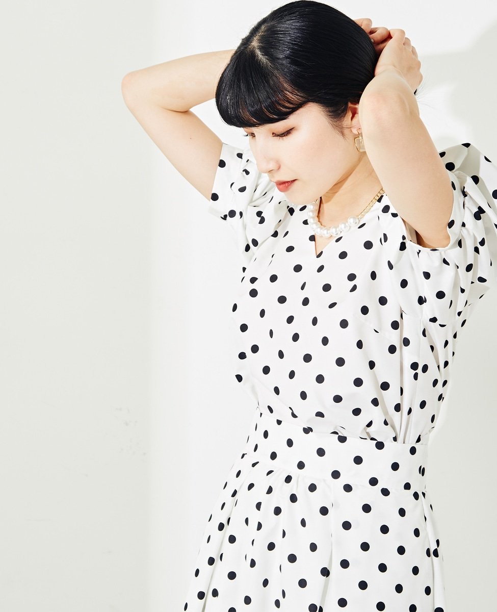 SALE／60%OFF】TIARA ドットプリントVネックギャザーブラウス