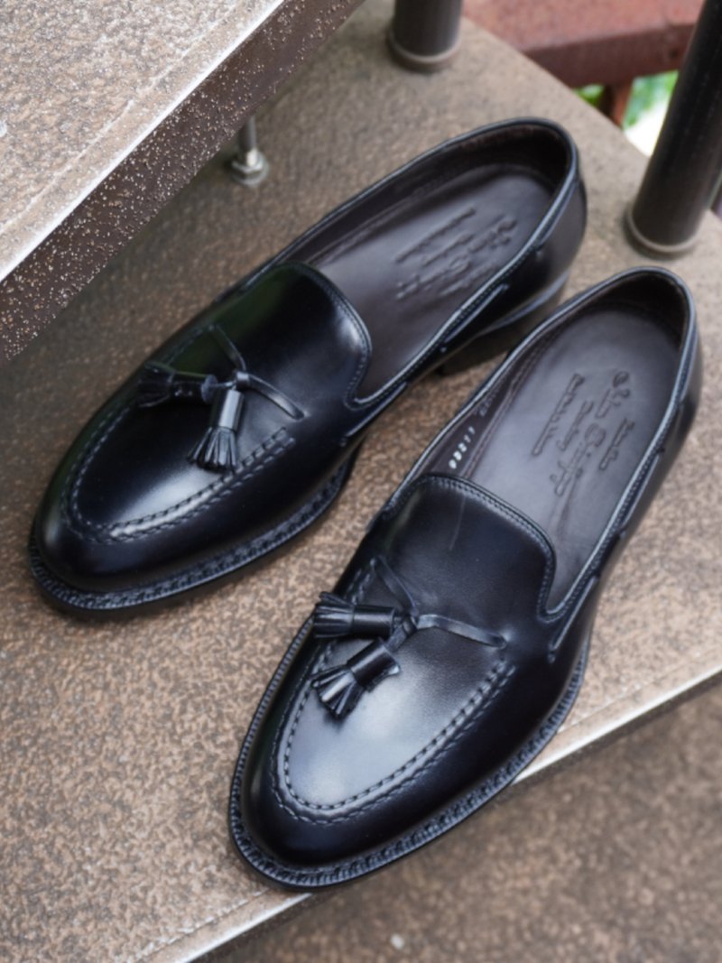 早い者勝ち【美品】ジャランスリウァヤ 黒 レザー ローファー ローファー | 【RESTOCK】98998 Garuda / BLACK GRAIN (LEATHER