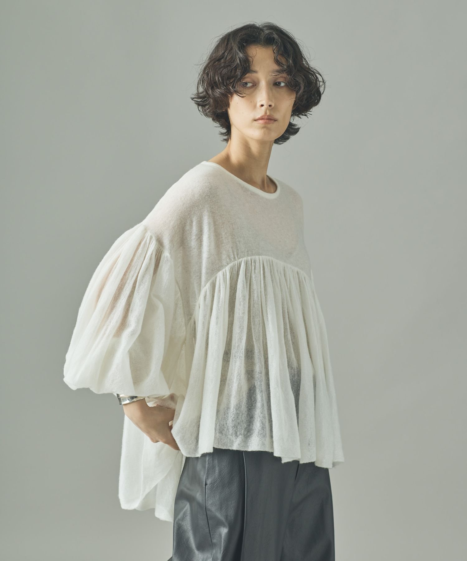 カレンソロジー　2025年　フラッフィーギャザーニットプルオーバー　グレー SALE／30%OFF】Curensology フラッフィーギャザーニットプルオーバー