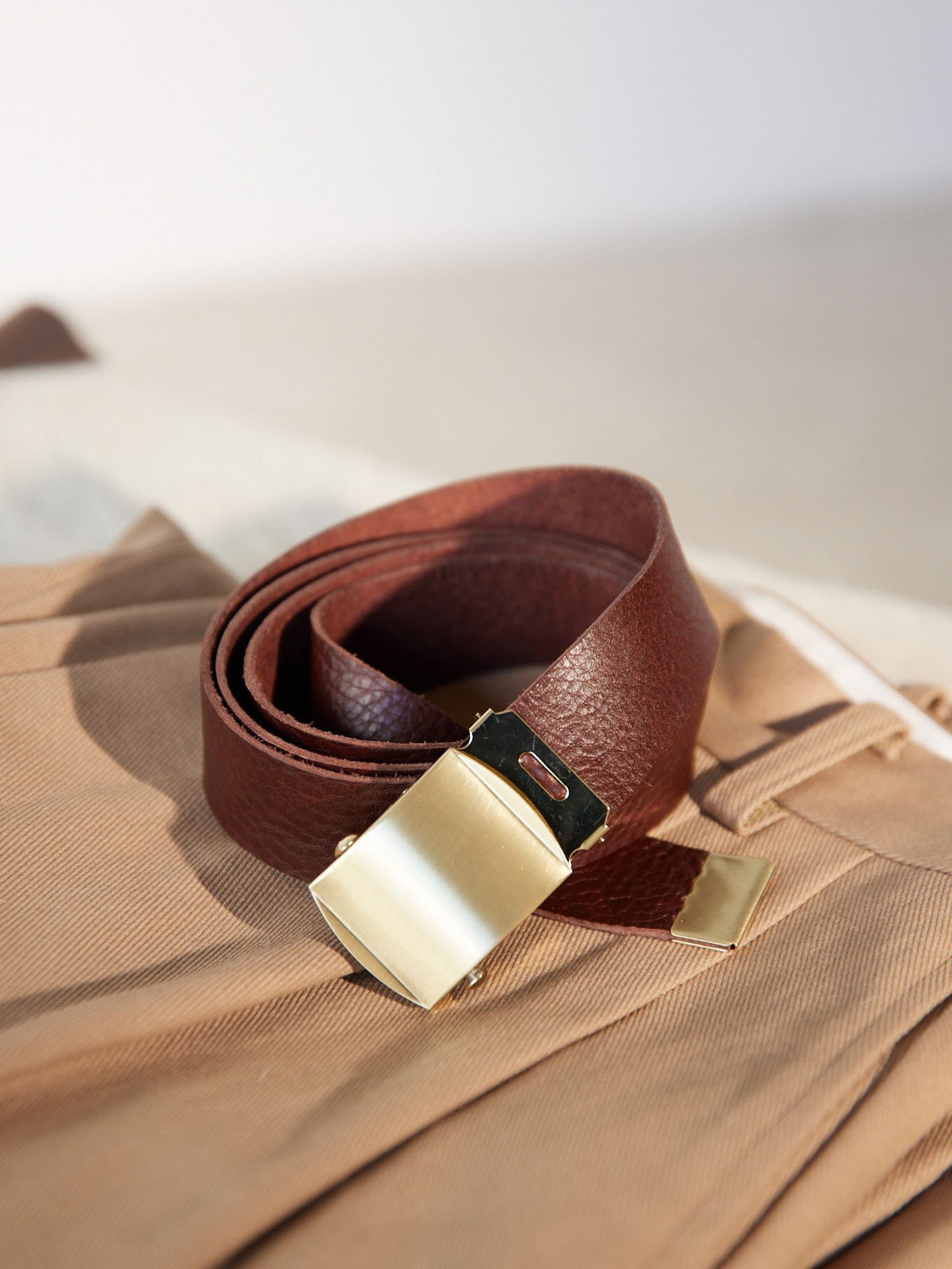 Whim Gazette Hoaw.レザーバックルベルト Hoaw.】レザーバックルベルト | Whim Gazette(ウィム ガゼット