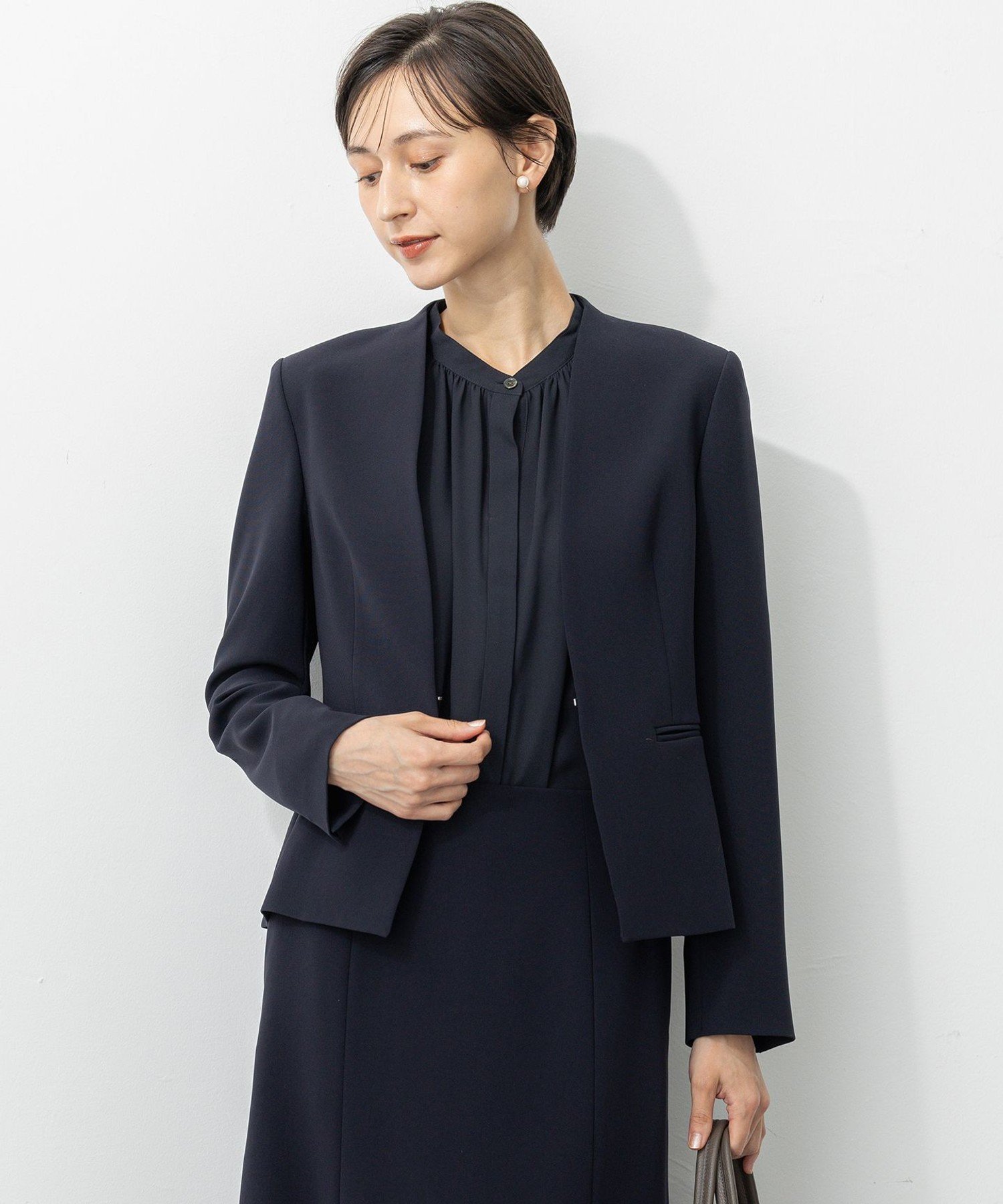 美品✨23区 40 ストレッチ　1B スカートスーツ　トラベルスーツ　濃紺 楽天市場】美品【中古】23区 スカートスーツ スーツ レディース