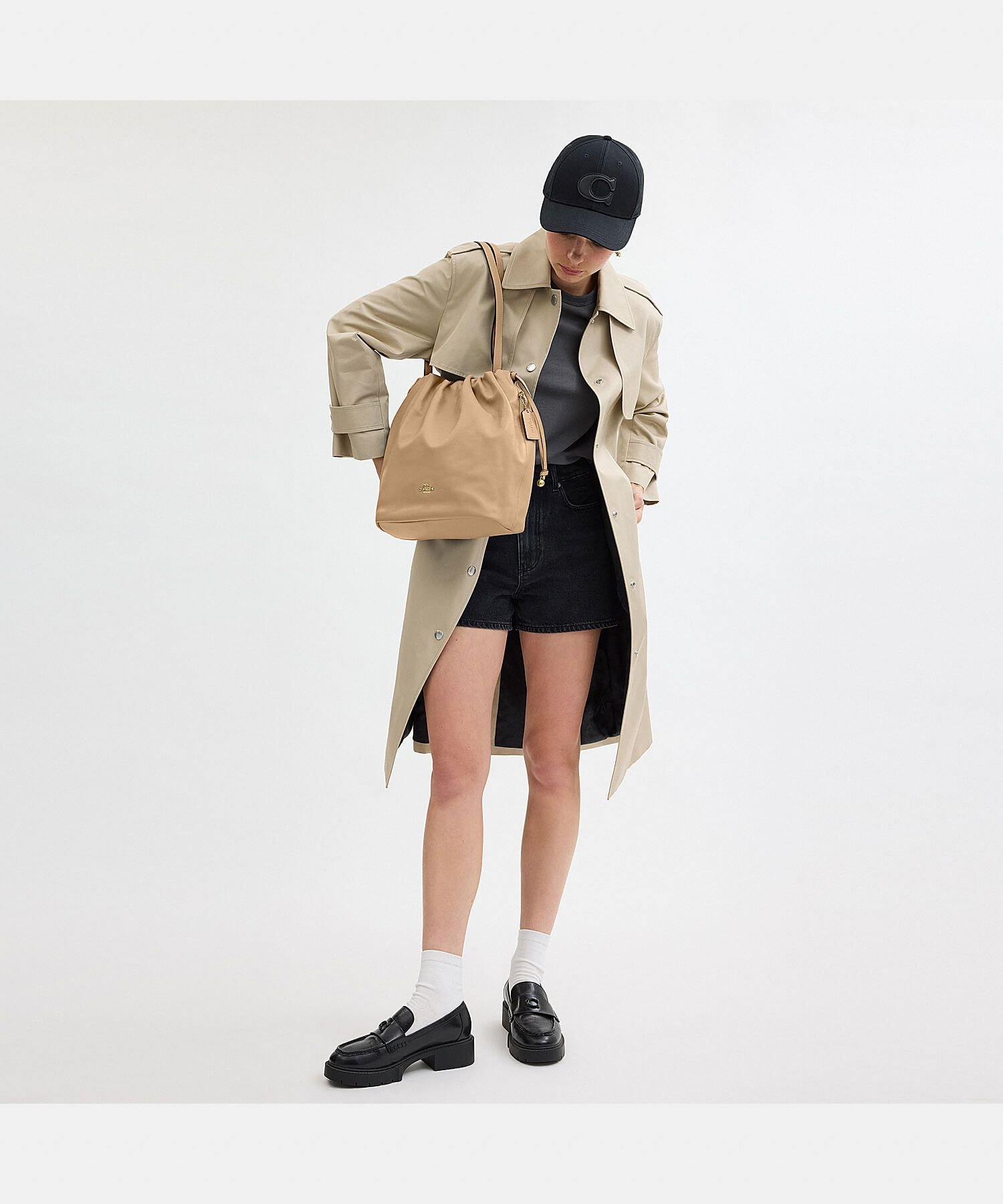 SALE／80%OFF】COACH OUTLET 【公式】フェイ ドローストリング トート 