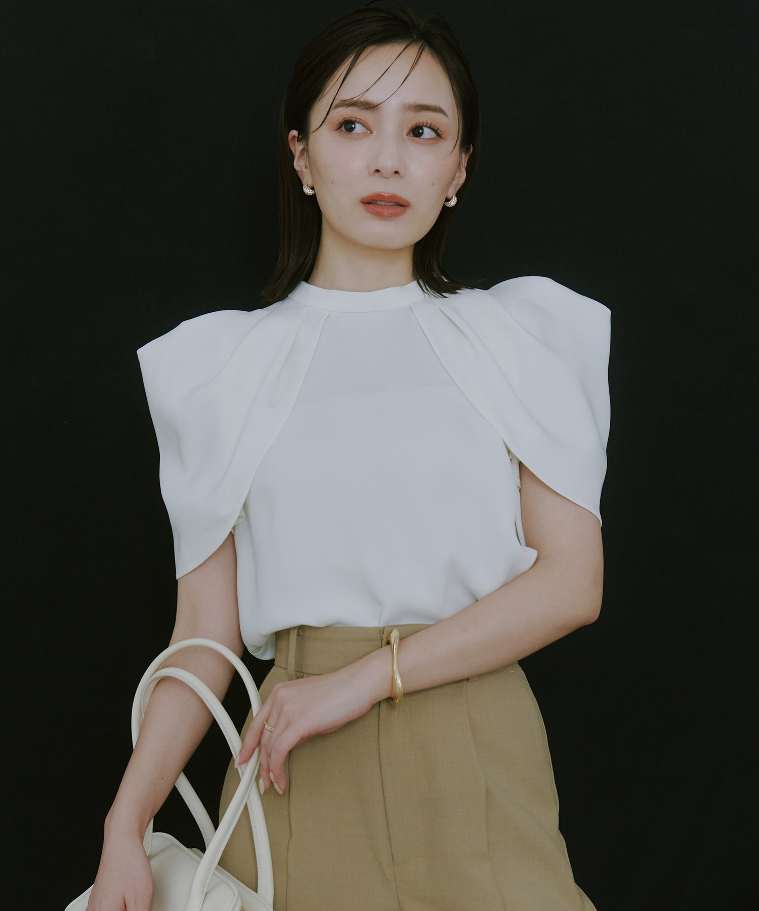 SALE／30%OFF】anuans フォルムショルダーブラウス アニュアンス 