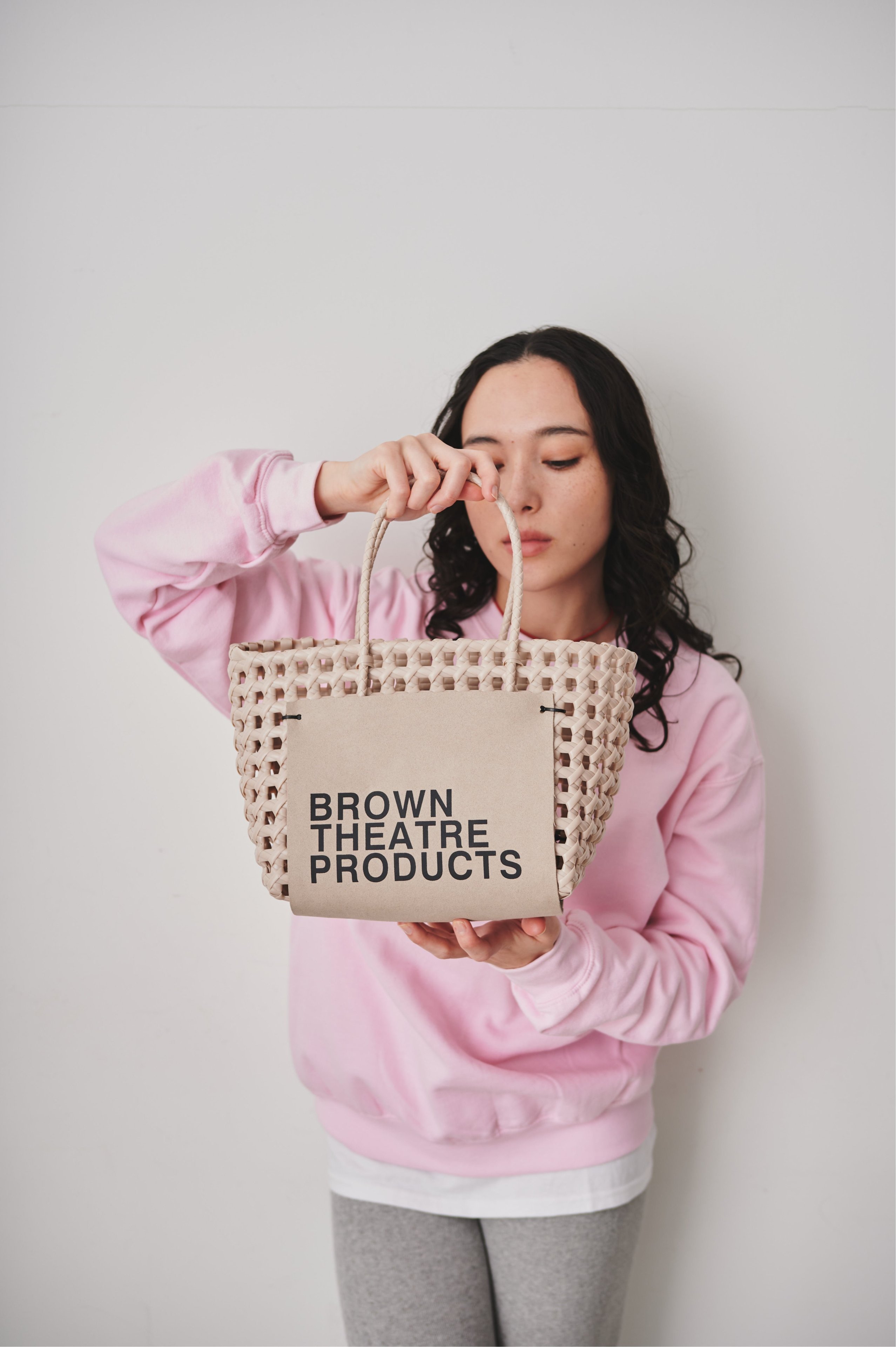 BROWN THEATRE PRODUCTS ニットストレートパンツ