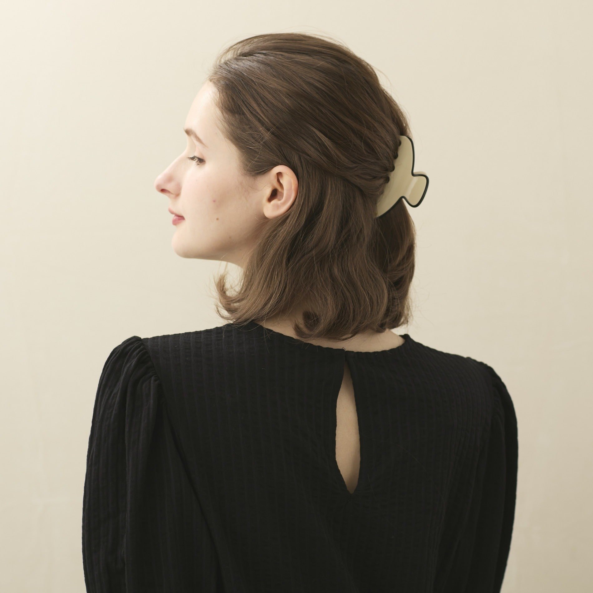 新品未使用　alexandre 髪留め　ヘアーアクセサリー アレクサンドルドゥパリ ALEXANDRE DE PARIS ACCS-16163-02