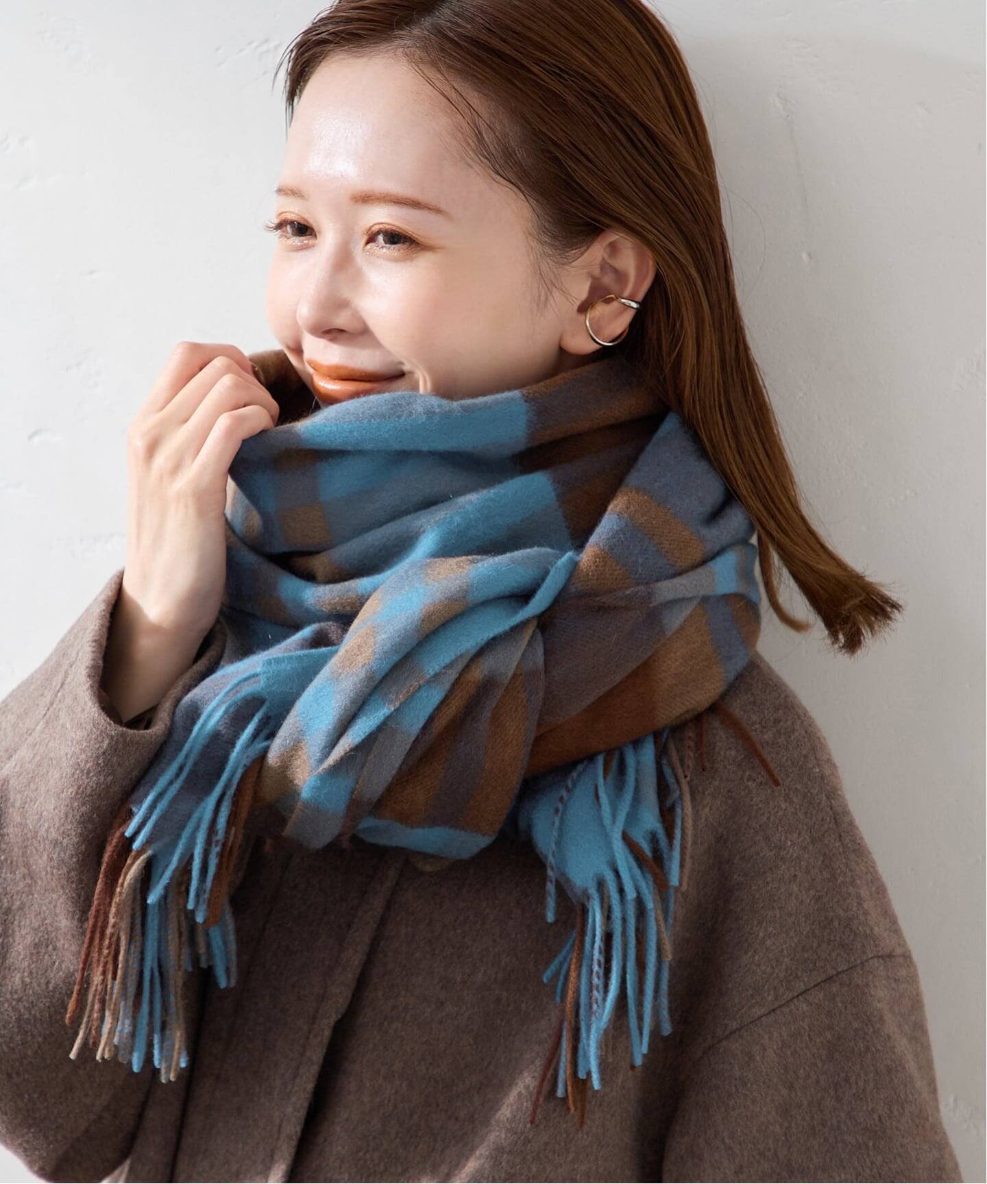 FENDI 100%ウール マフラー 幾何学模様 FENDI 100%ウール マフラー 幾何学模様 FENDI 100%ウール
