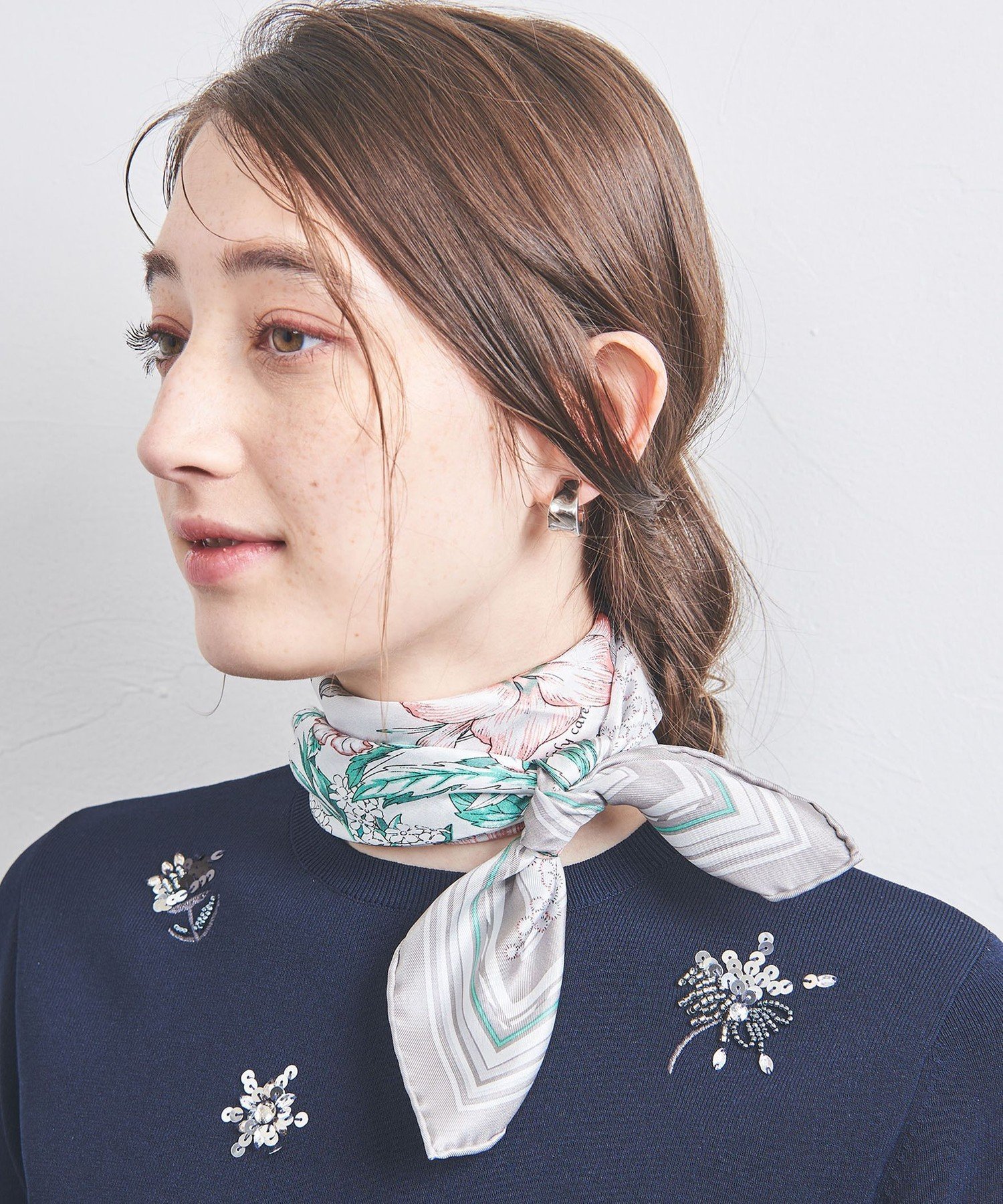 manipuri 花柄スカーフ ネイビー 楽天市場】manipuri スカーフ flowerの通販