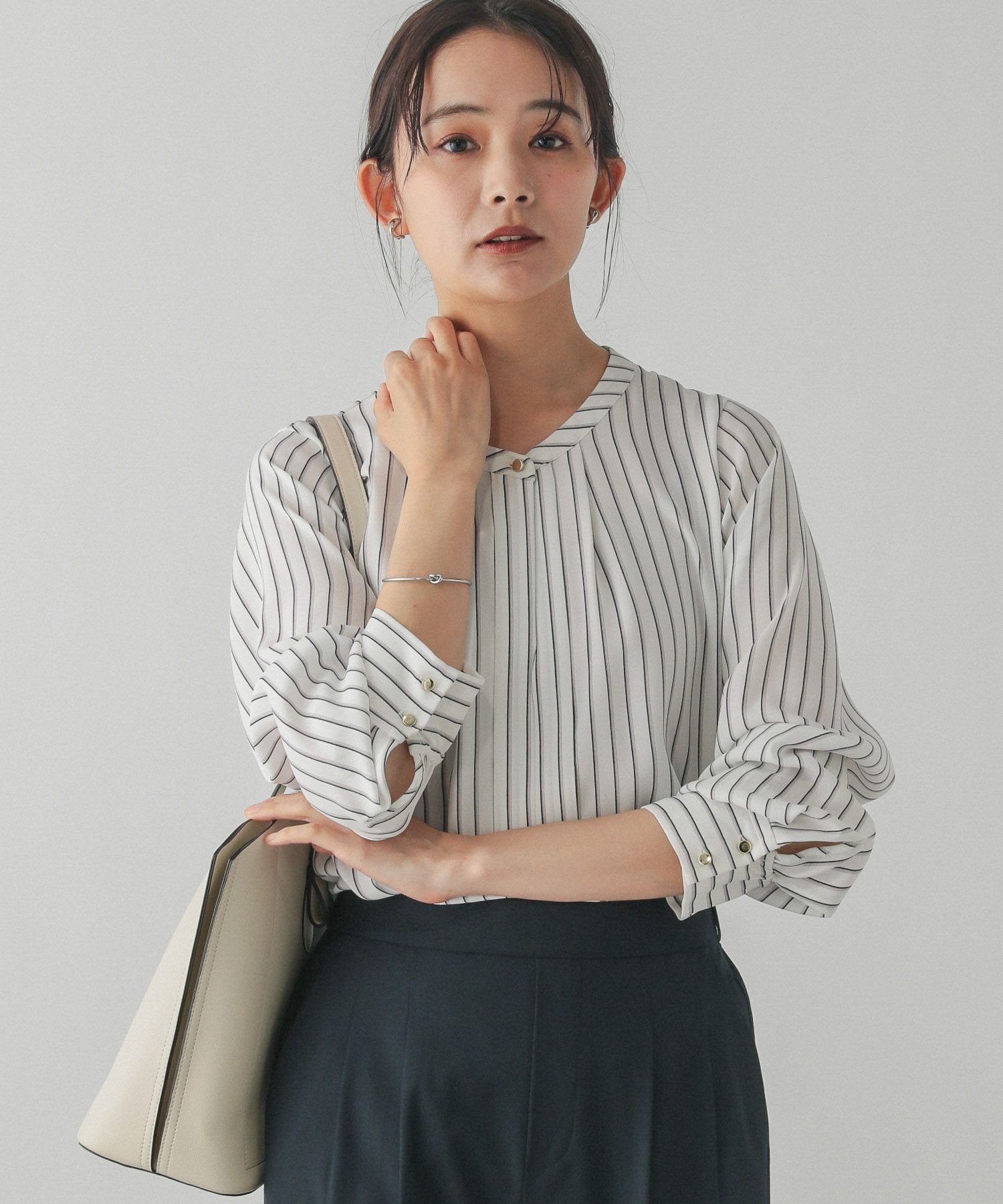 肉大好きさん専用 SALE／20%OFF】GLOBAL WORK キレイつづく2WAYタックブラウス/147533