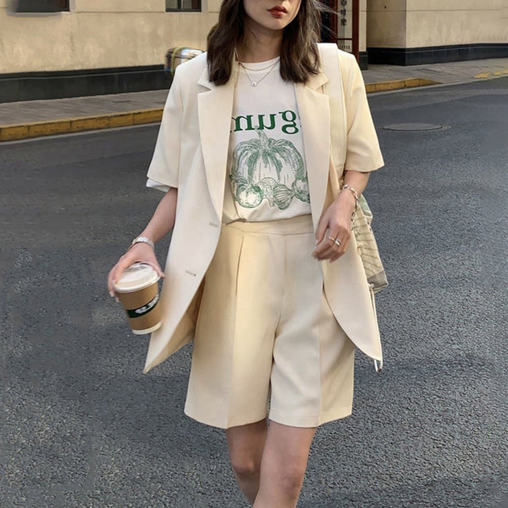 alo フード付きジャケットとショートパンツセット alo フード付きジャケットとショートパンツセット alo フード
