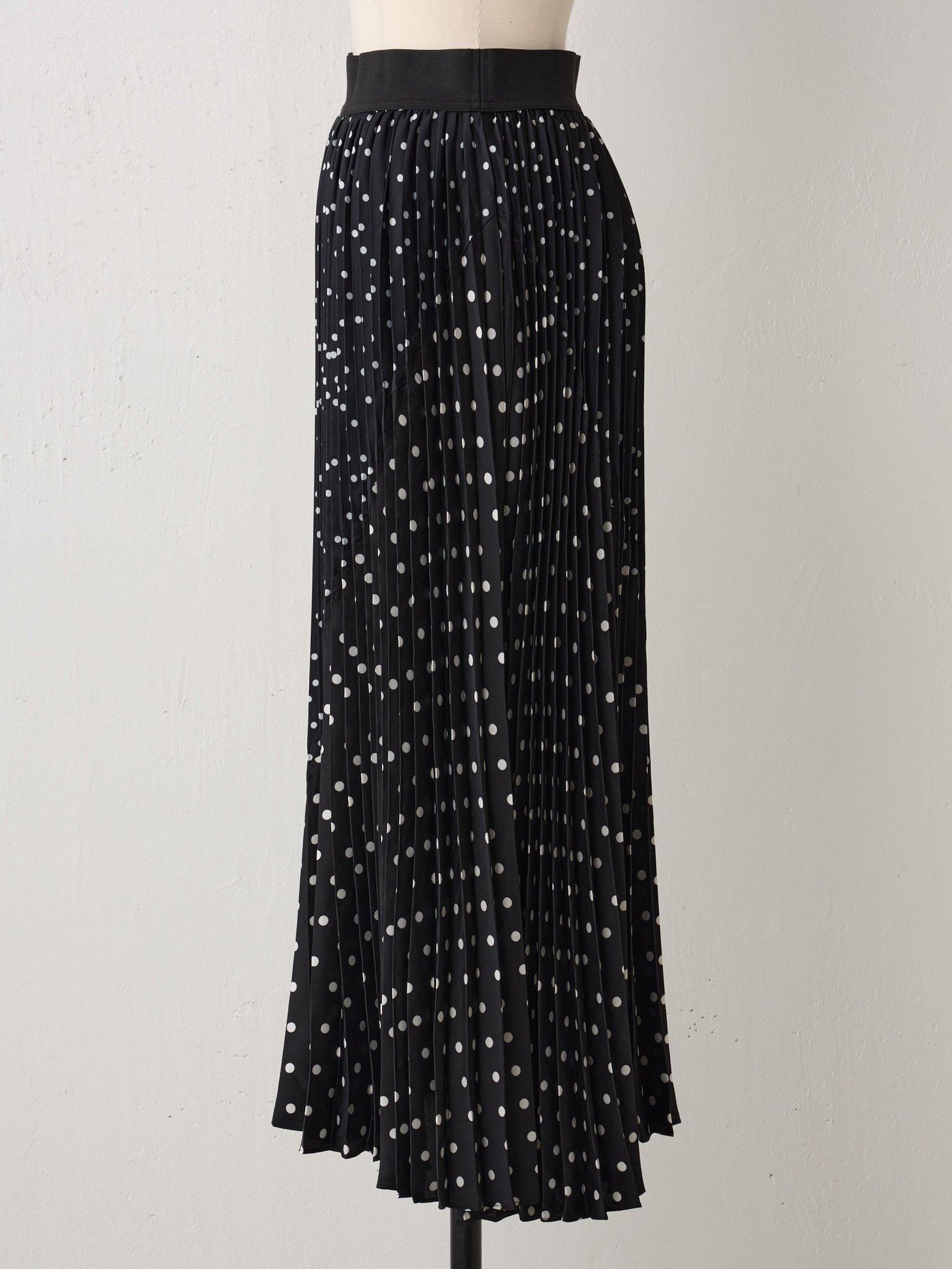 ビアズリー　プリント切り替えプリーツスカート　多色プリーツロングスカート BEARDSLEY（ビアズリー）の「左右で異なる印象が面白いプリント