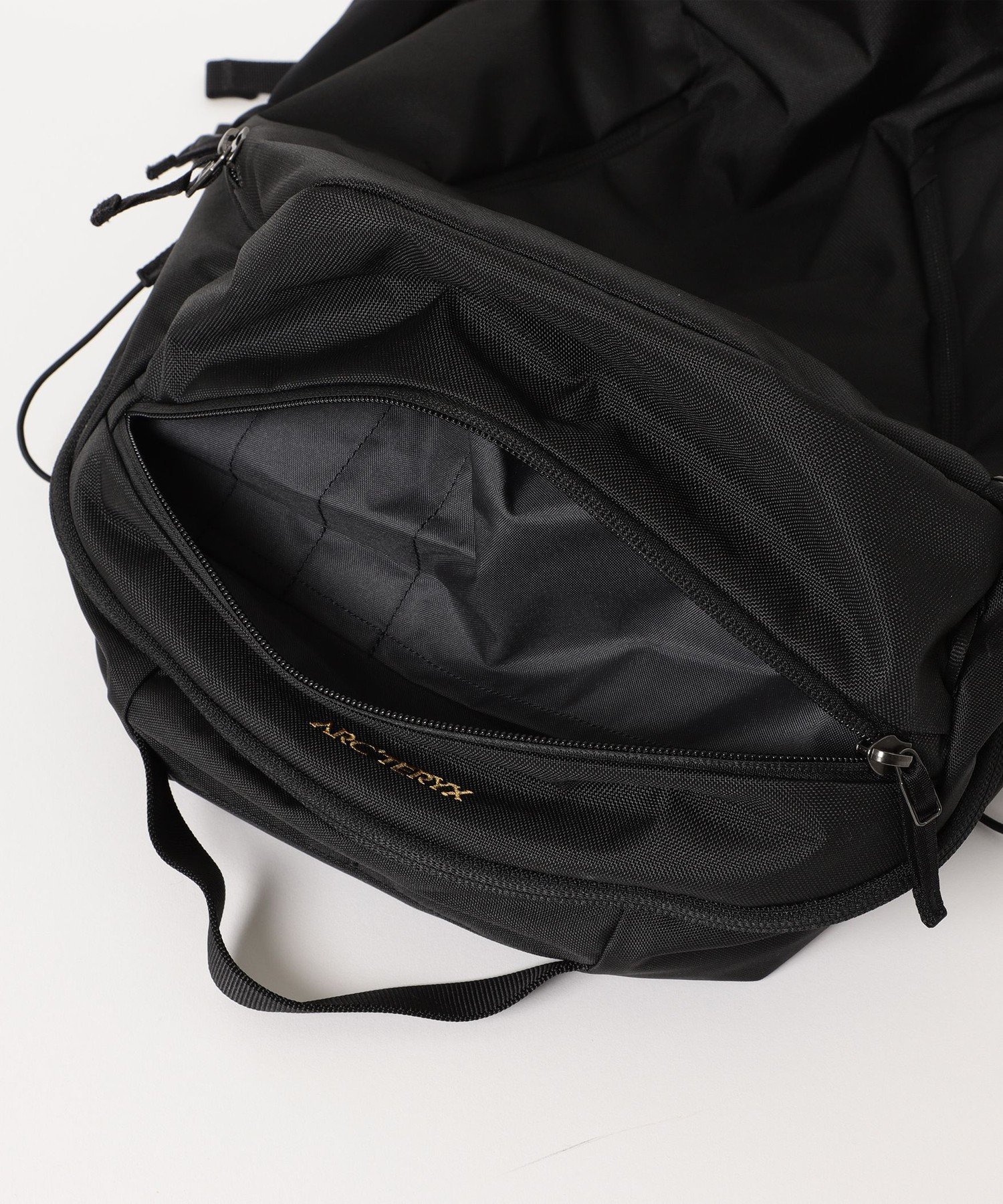 BEAMS BOY 【ノートPC収納・A4サイズ】ARC'TERYX / MANTIS 26 BACKPACK