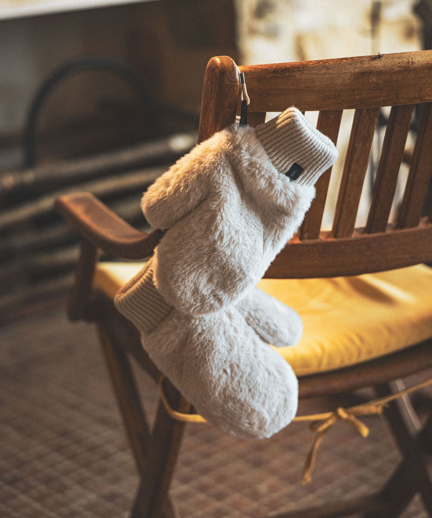 楽天市場】ミンク ミトン グローブ ストラップ付 編込み ファー手袋 本