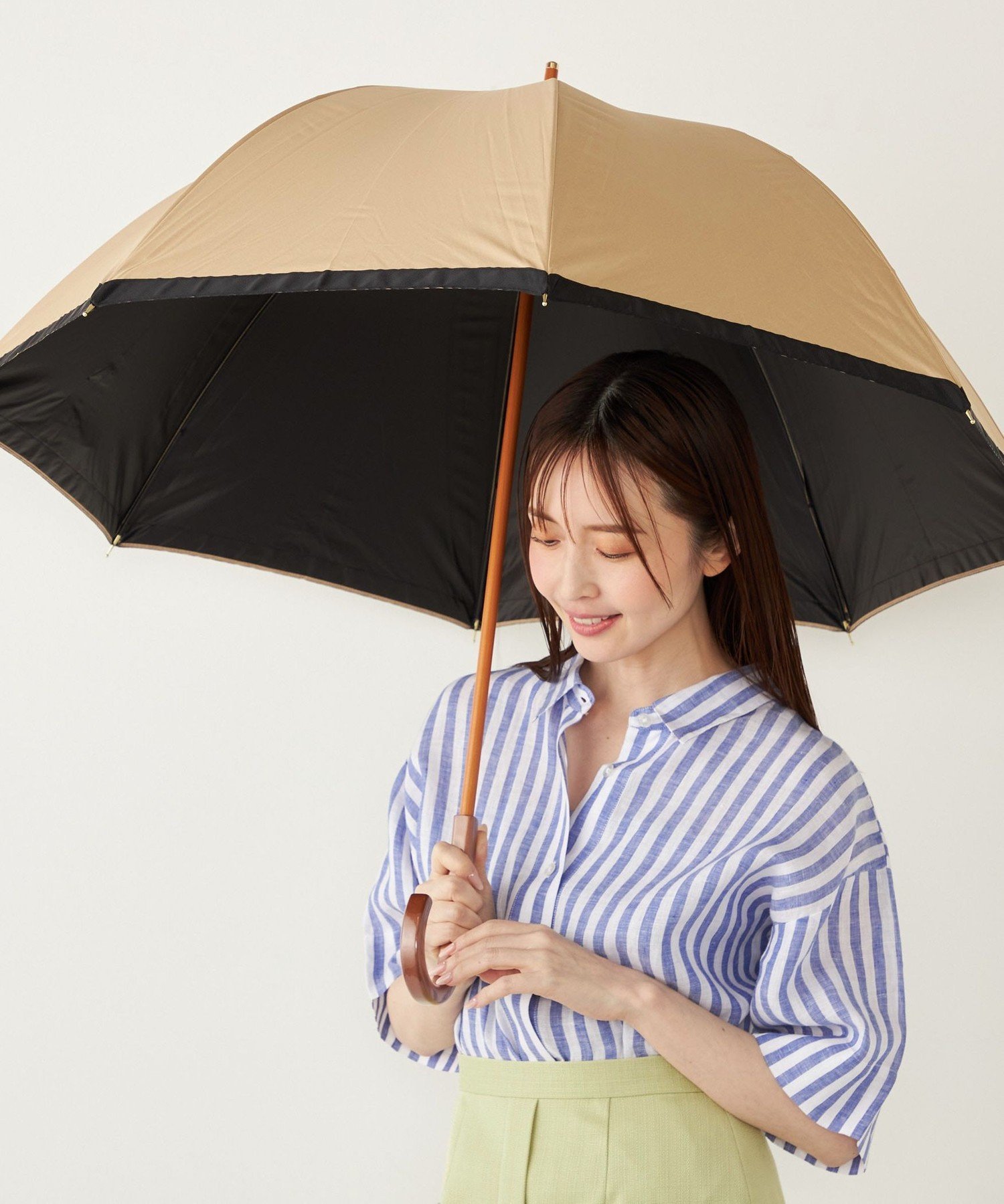 新品タグ付き【ソシエレノ】晴雨兼用 綿麻生地 持ち手木製まっすぐ 雨傘 日傘 黒 楽天市場】Sorcie Renom 【日本製】晴雨兼用折りたたみ傘 ドット