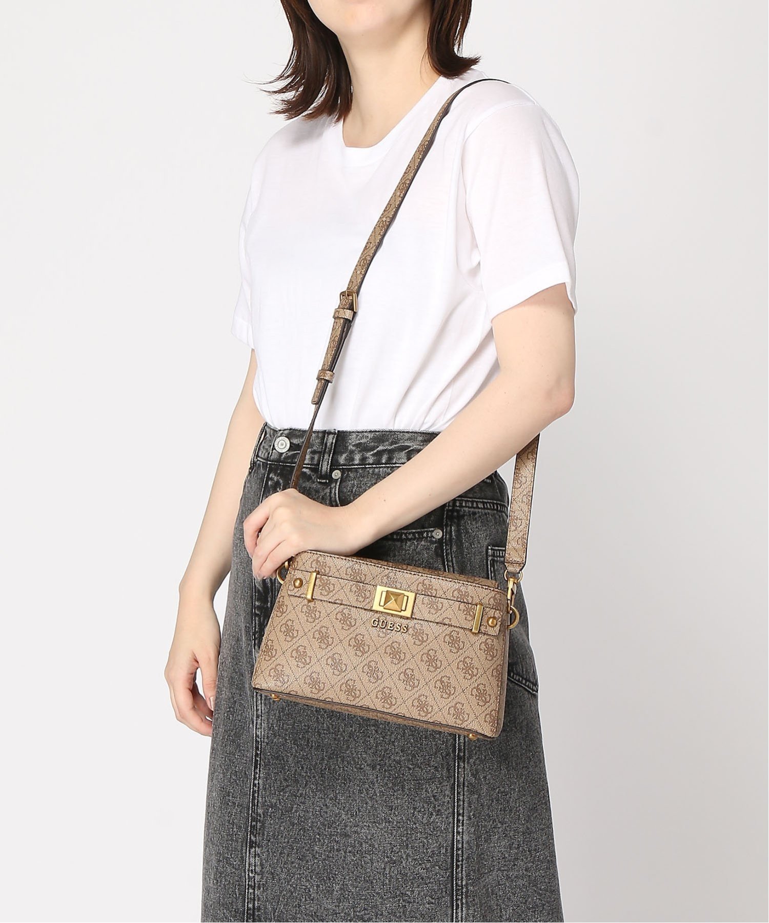 GUESS (W)AIETA Society Crossbody Bag ゲス バッグ ショルダーバッグ