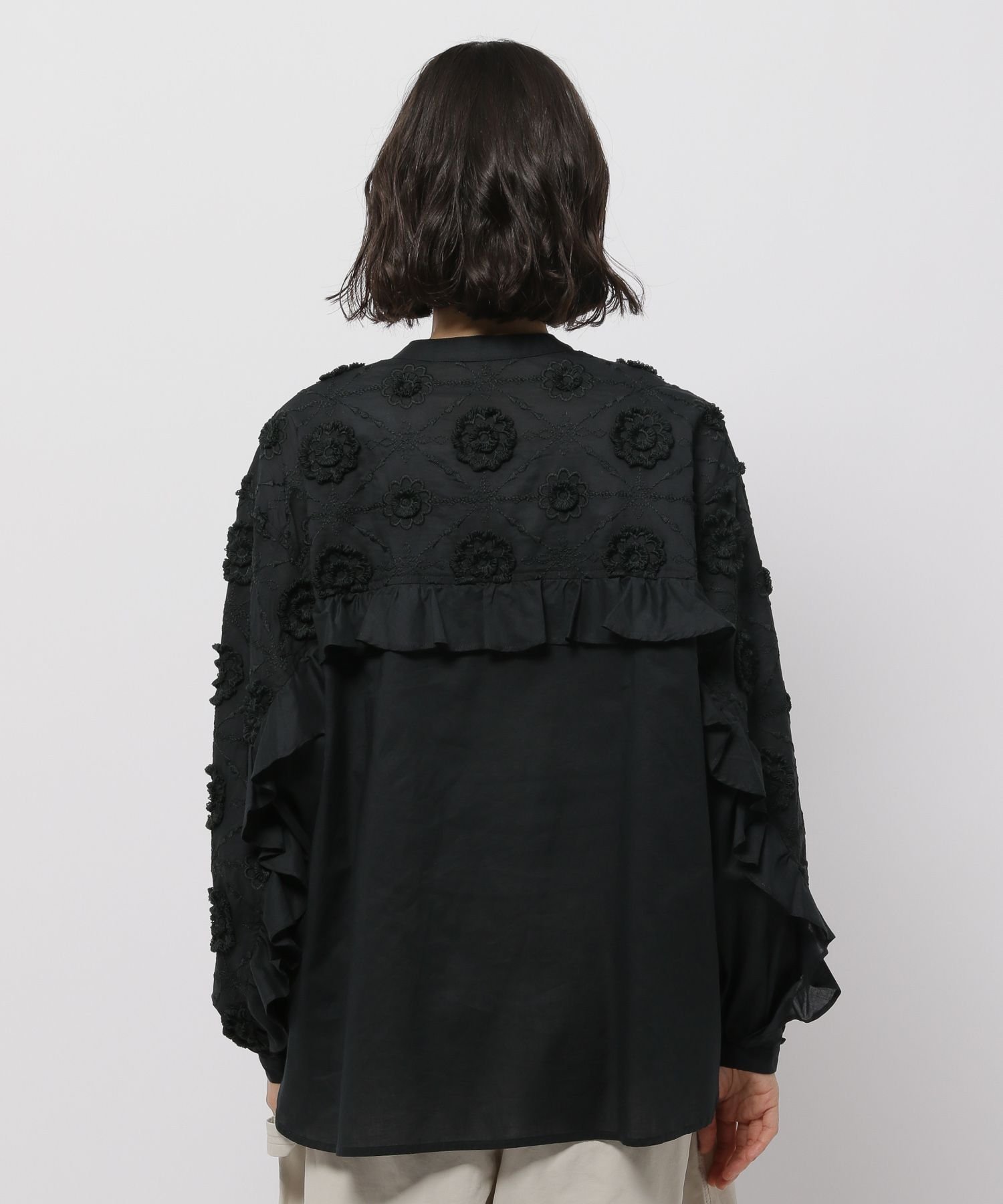 SALE／20%OFF】niko and  3Dフラワー&バックフリルブラウス