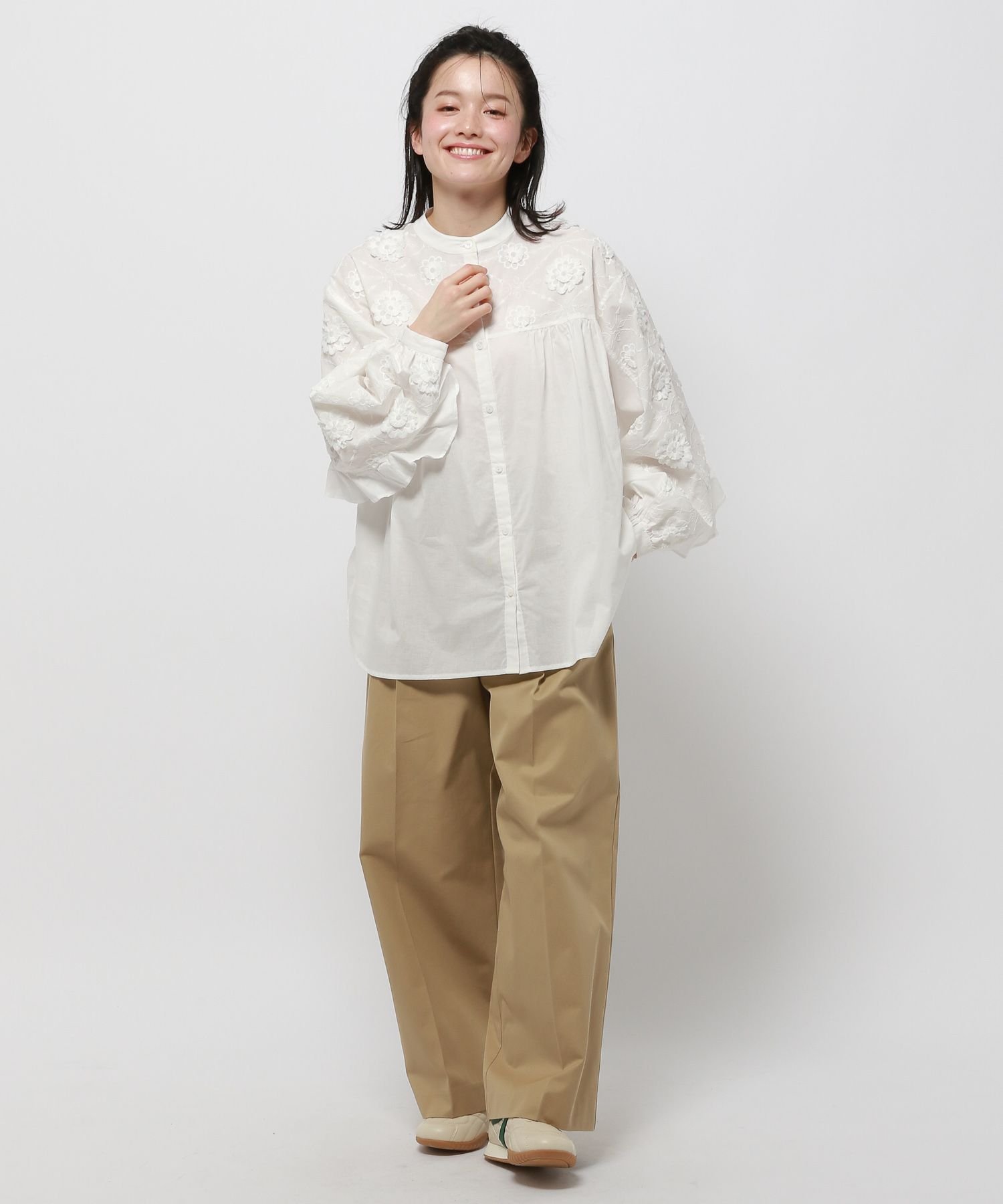 SALE／20%OFF】niko and  3Dフラワー&バックフリルブラウス
