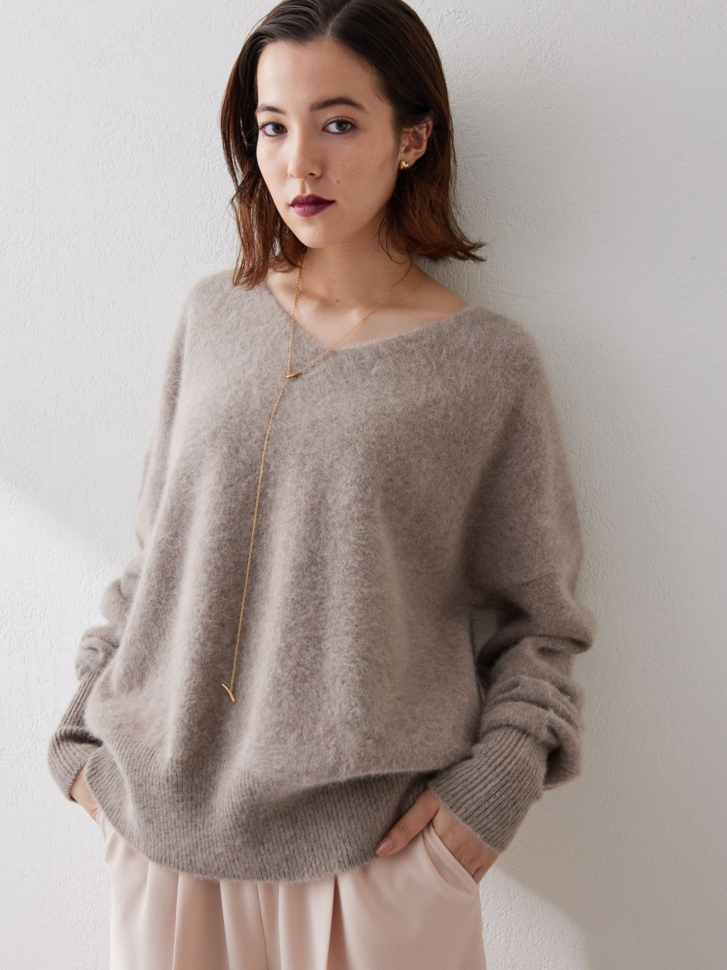 新品タグなし◯Whim Gazette Vネック クロップド スウェット グレー Whim Gazette(ウィム ガゼット)｜スウェットVネックプルオーバー
